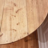 Round table with flaps