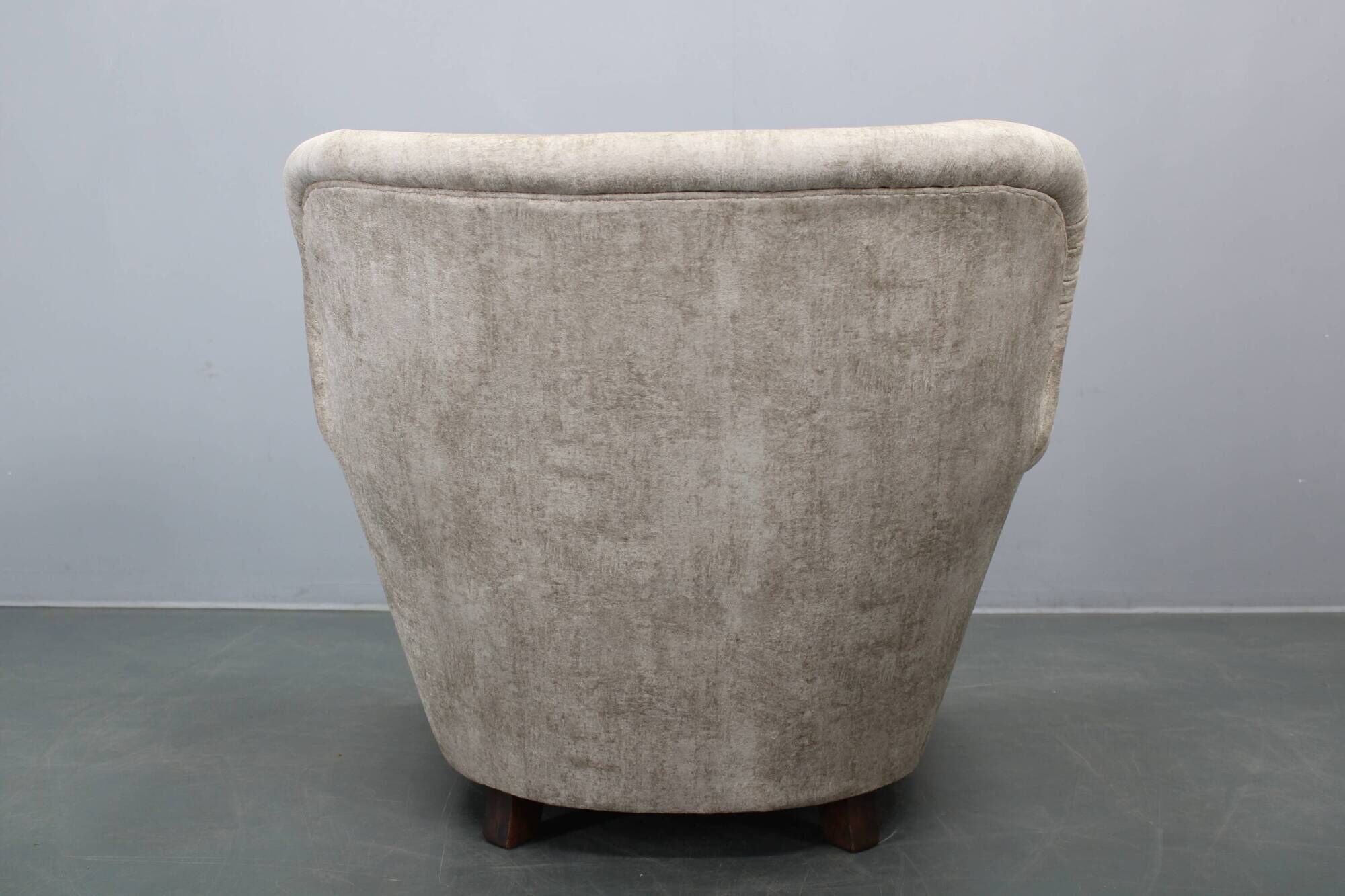 Pair of Art Deco club armchairs, Czechoslovakia, 1940s