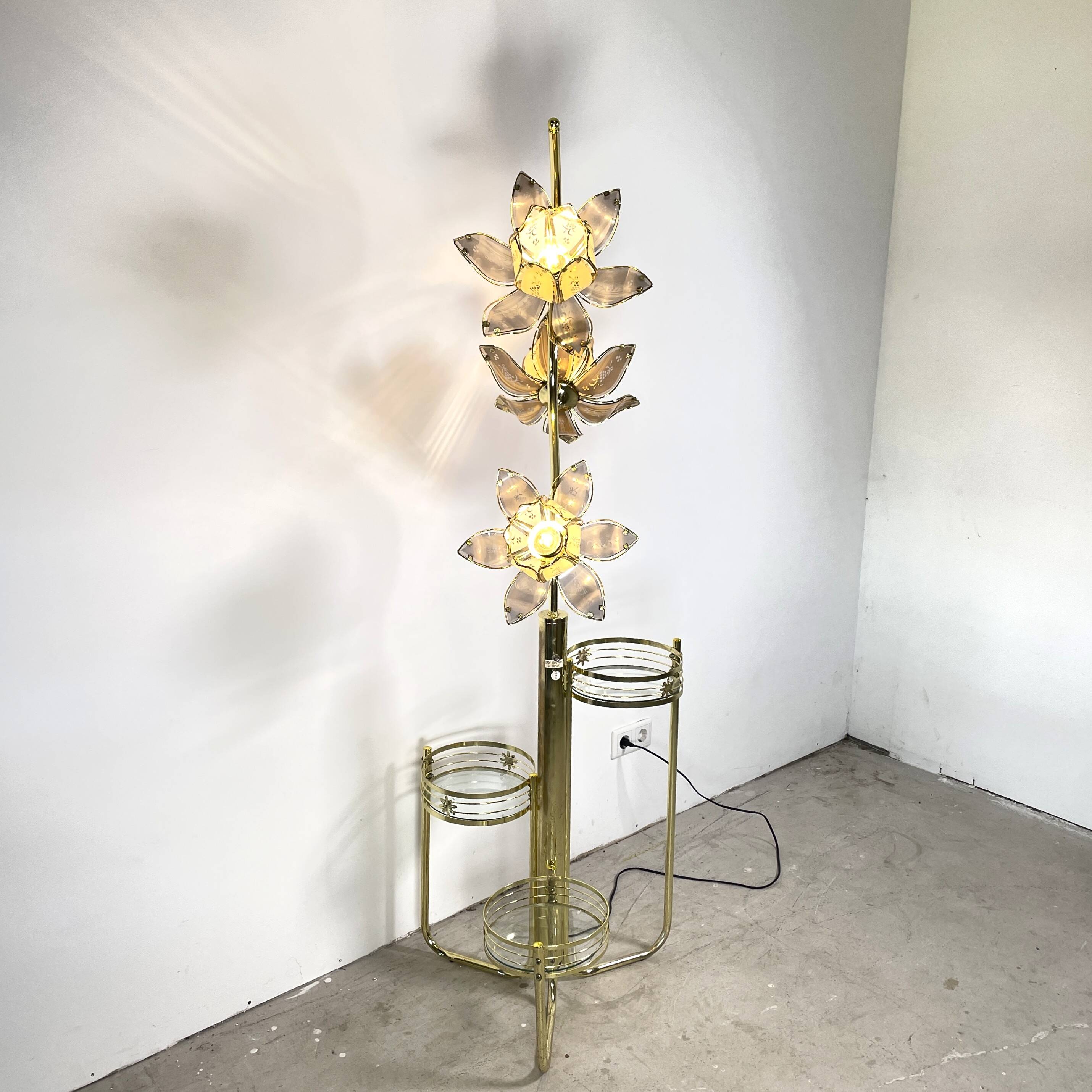 Golden lotus lamp with 3 levels