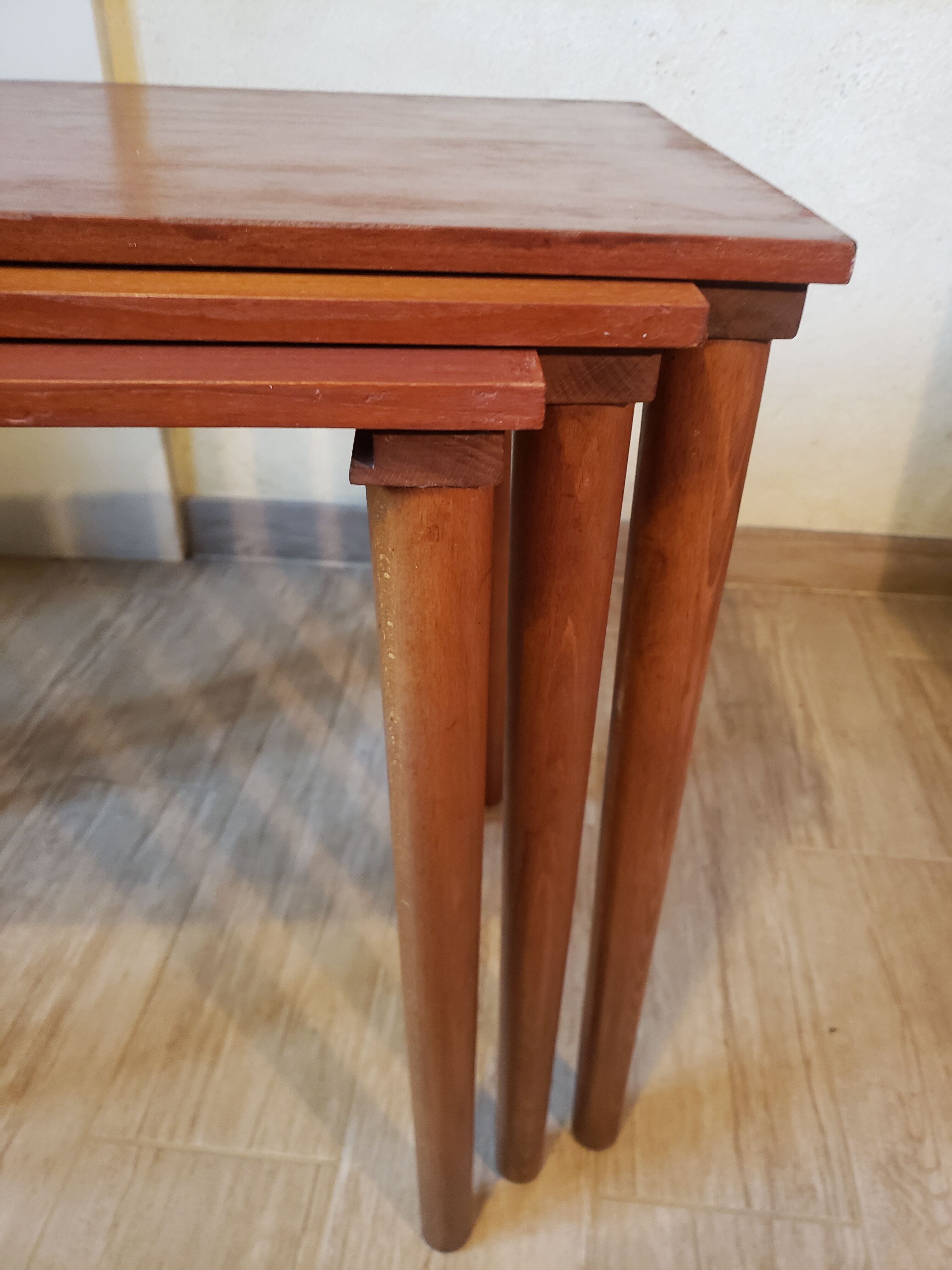 Scandinavian vintage gigognes tables