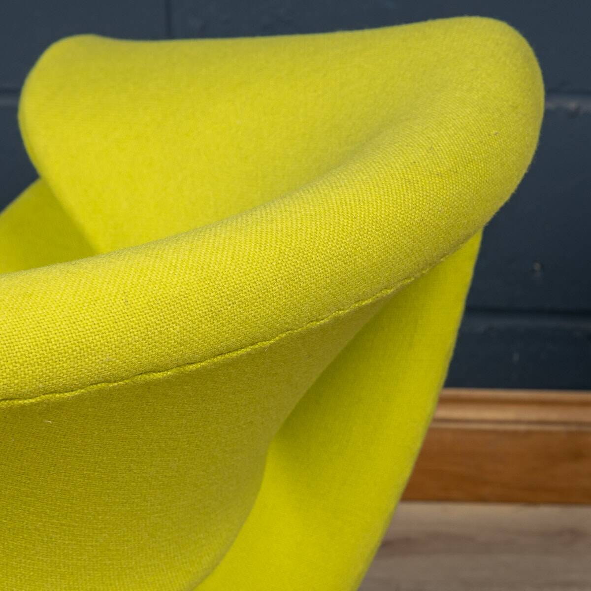 A 20thC RIBBON CHAIR & FOOTSTALL BY PIERRE PAULIN FOR ARTIFORT, FRANCE