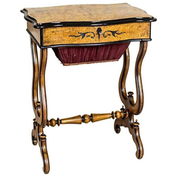 Table de couture en bouleau, 1870