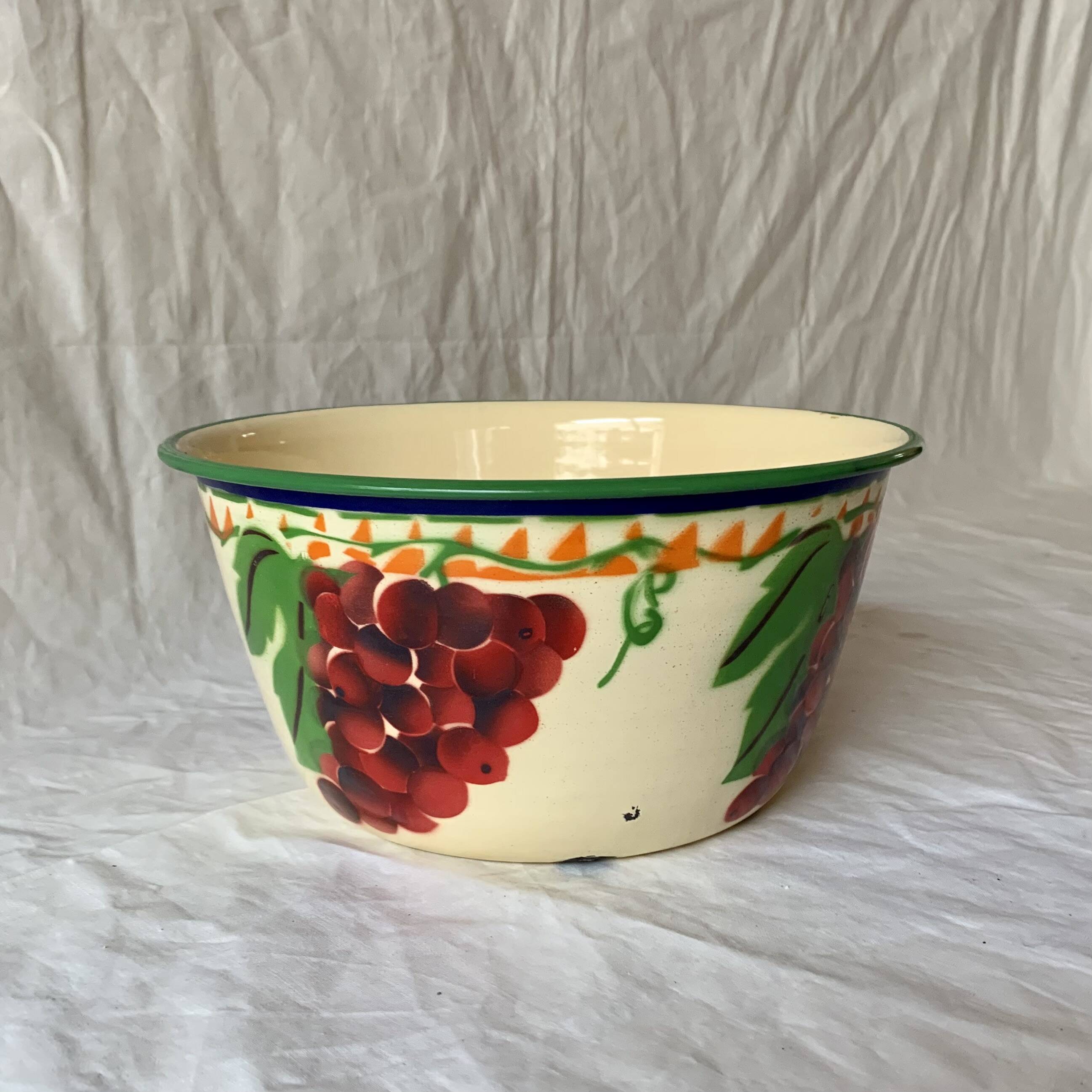 Old salad bowl in enamelled sheet metal - bunches of grapes decor