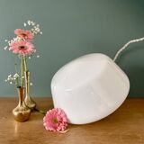 Suspension globe vintage en opaline blanche