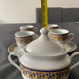 Coffee service 4 cups and saucers + sugar bowl