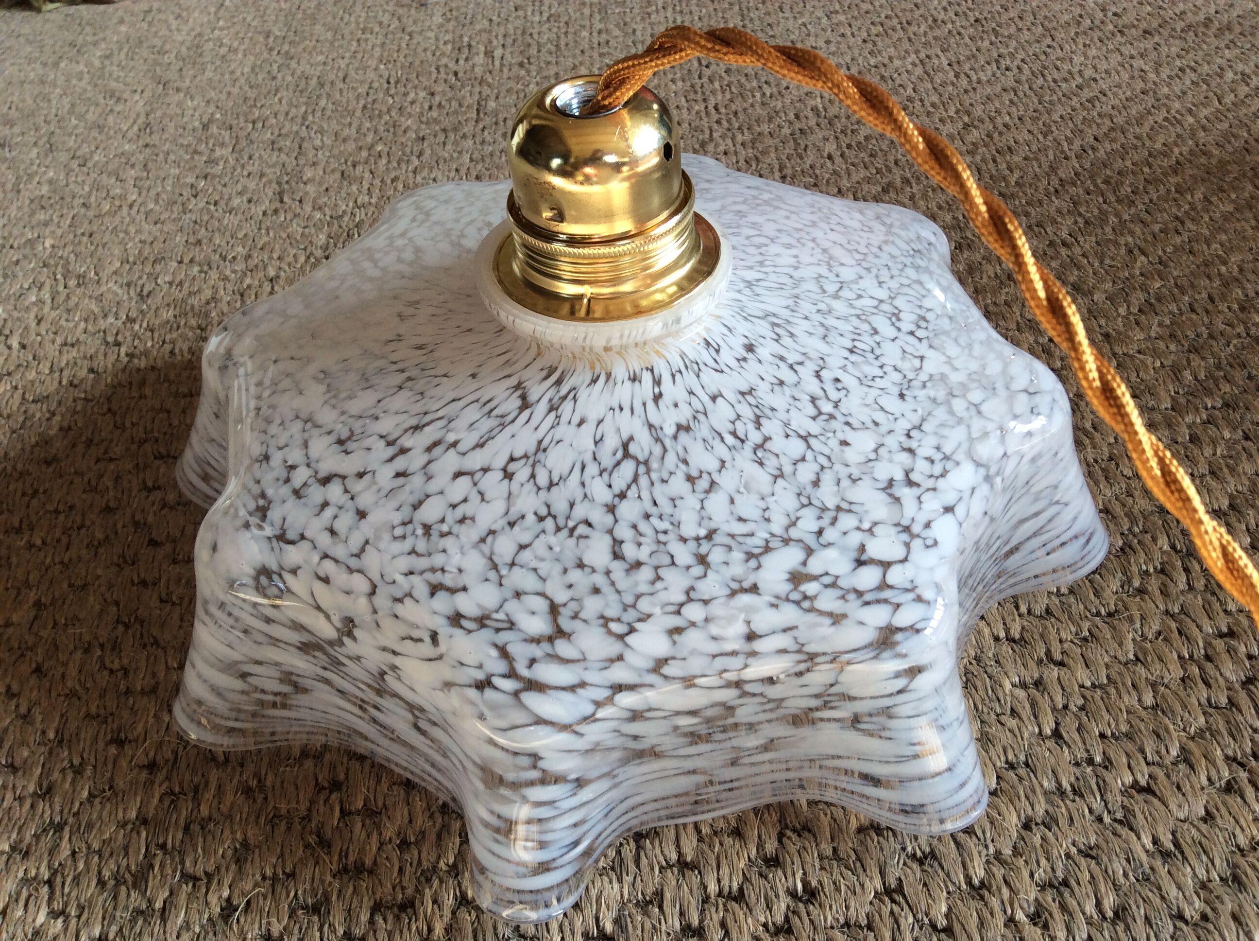 Clichy glass suspension