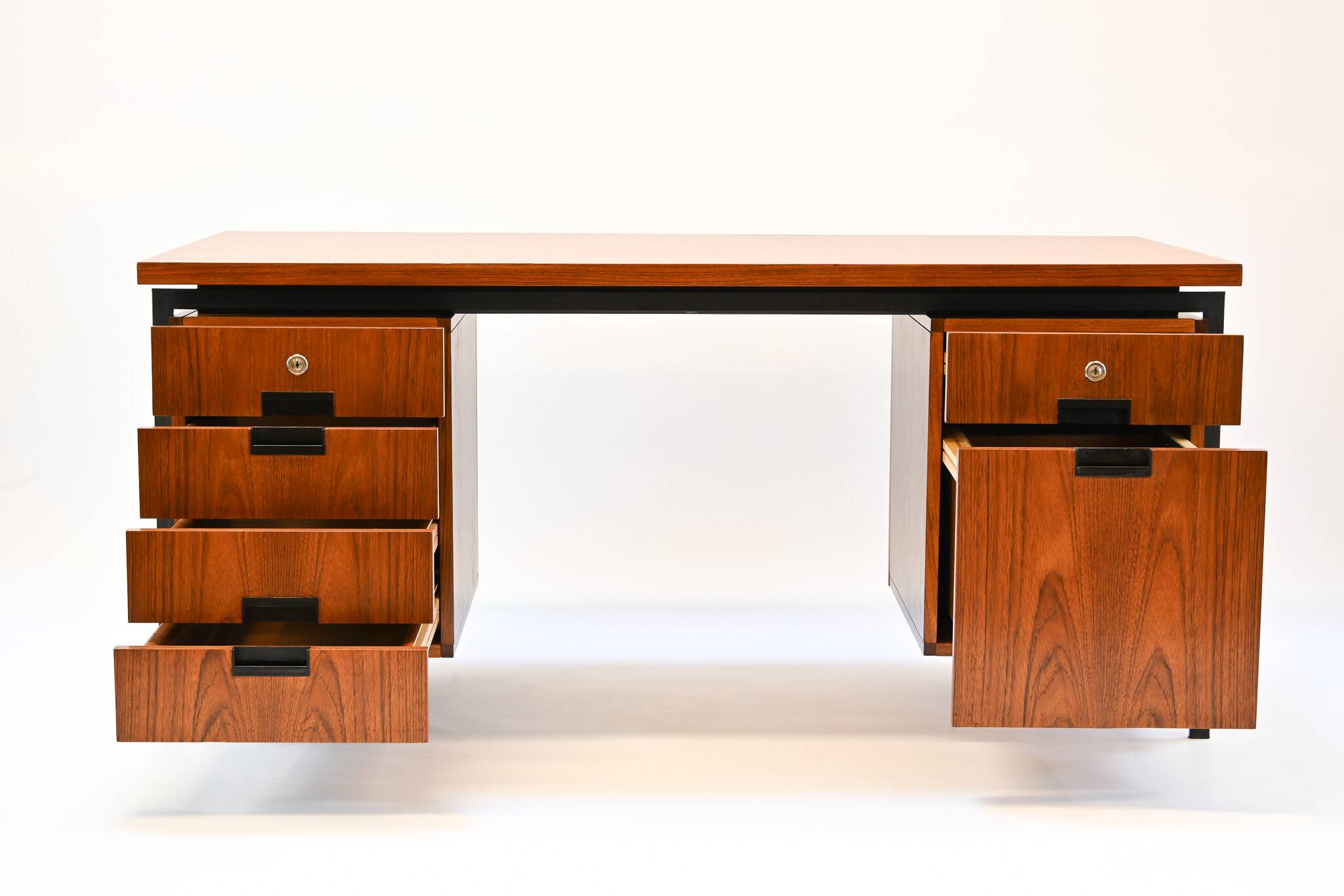 Desk EU02 CEES BRAAKMAN Japanese series by Pastoe”