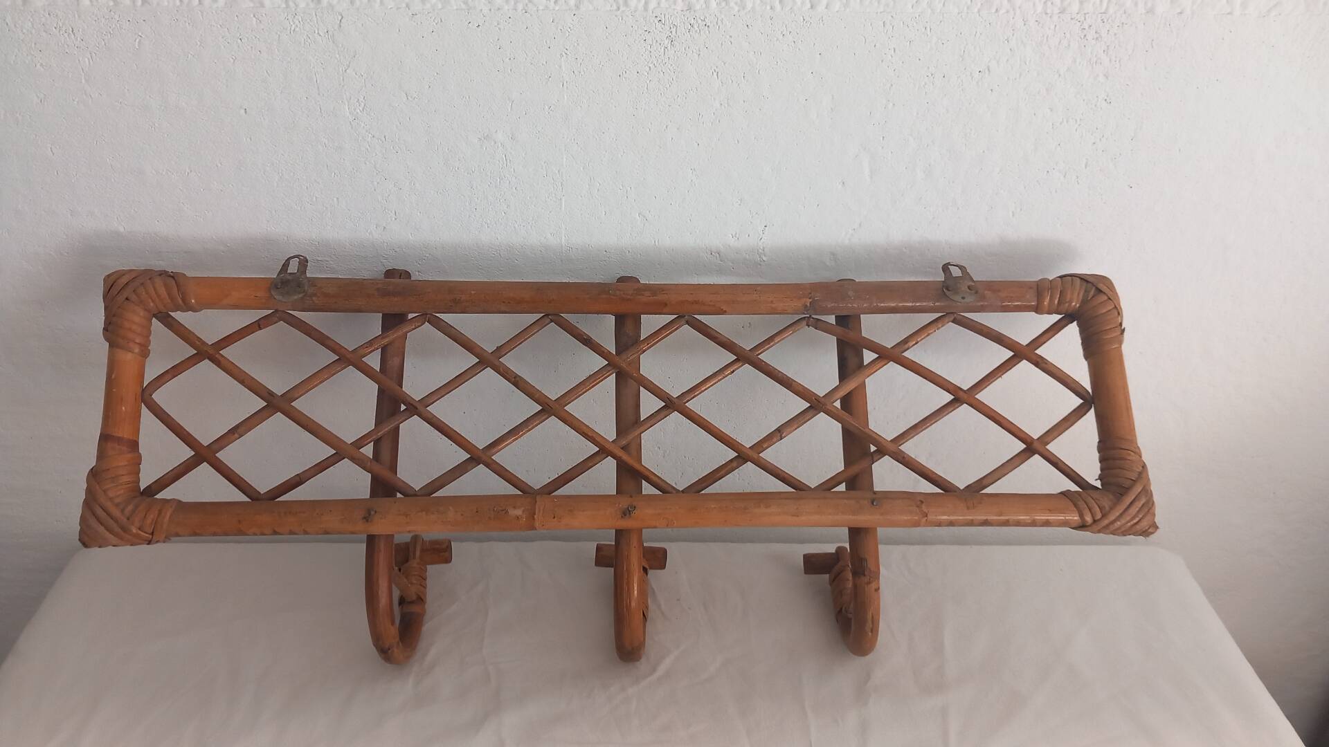 Vintage wall coat rack in rattan and bamboo – 1960s/70s