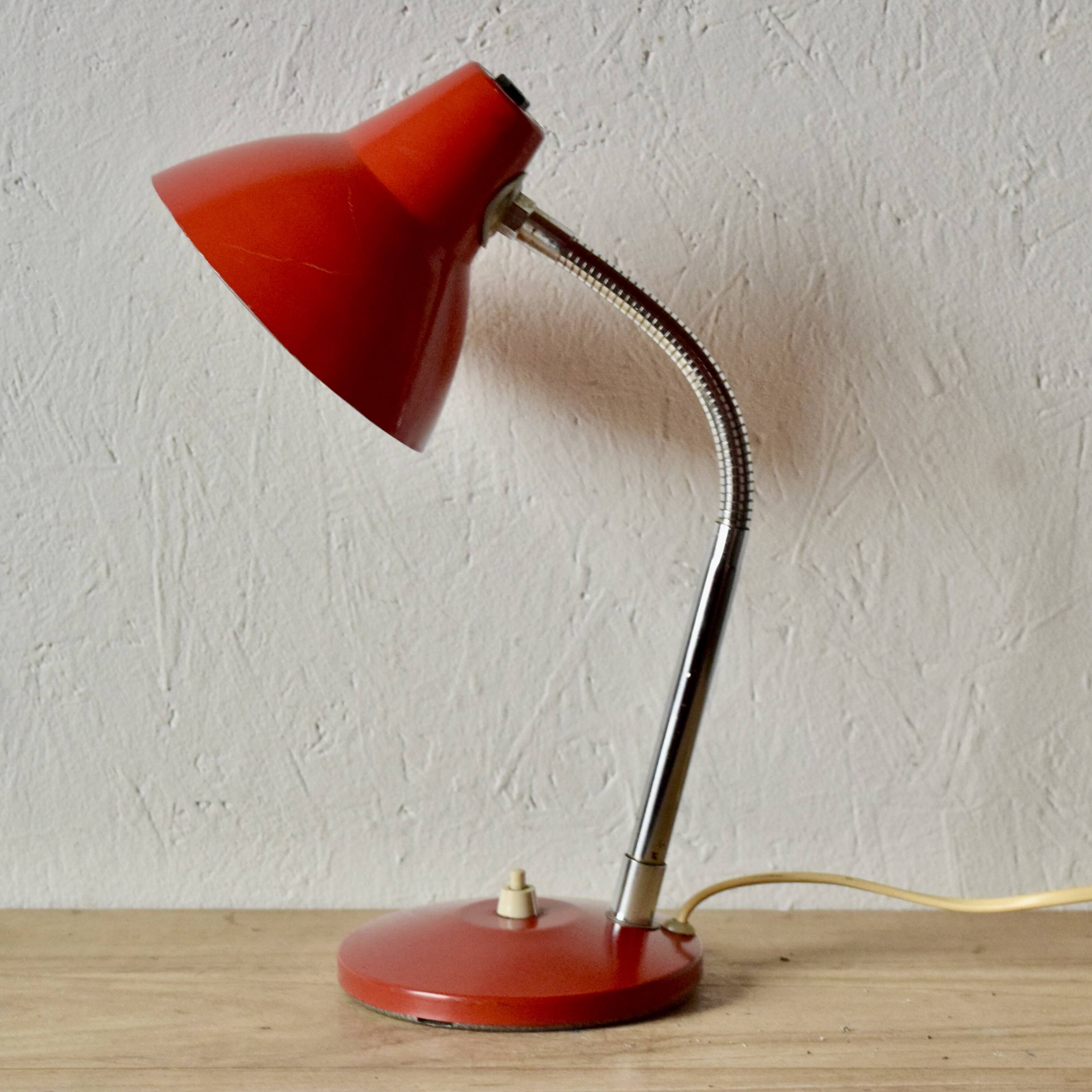 Vintage desk or bedside lamp - red metal