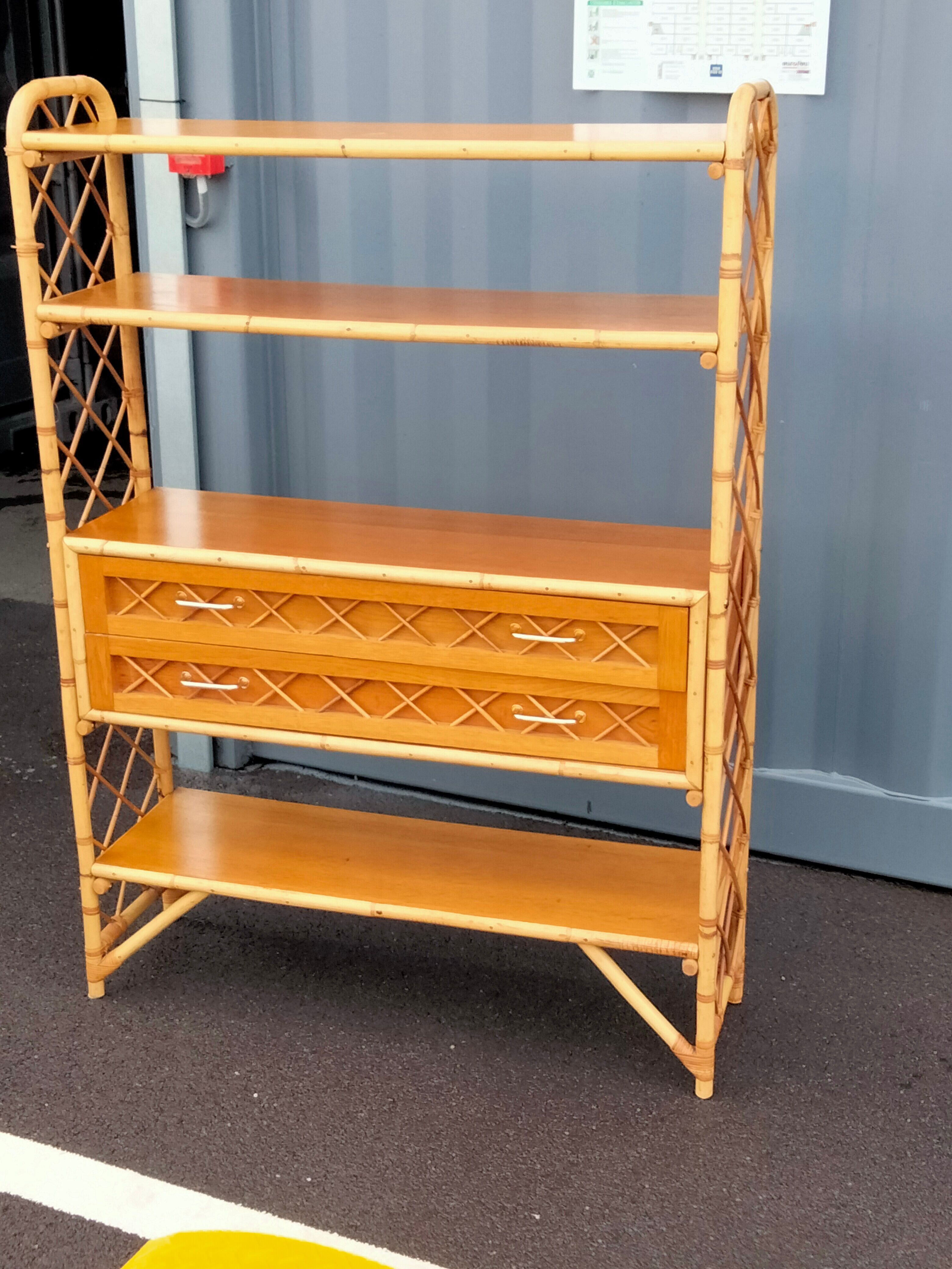Étagère en rotin ancien vintage