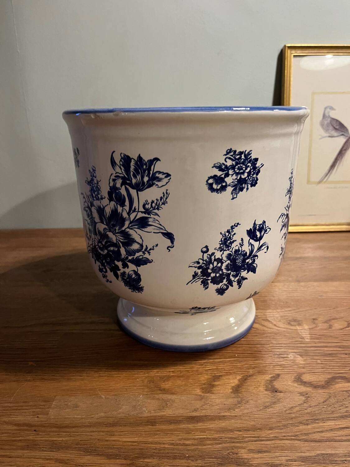 Italian Capodimonte flowerpot