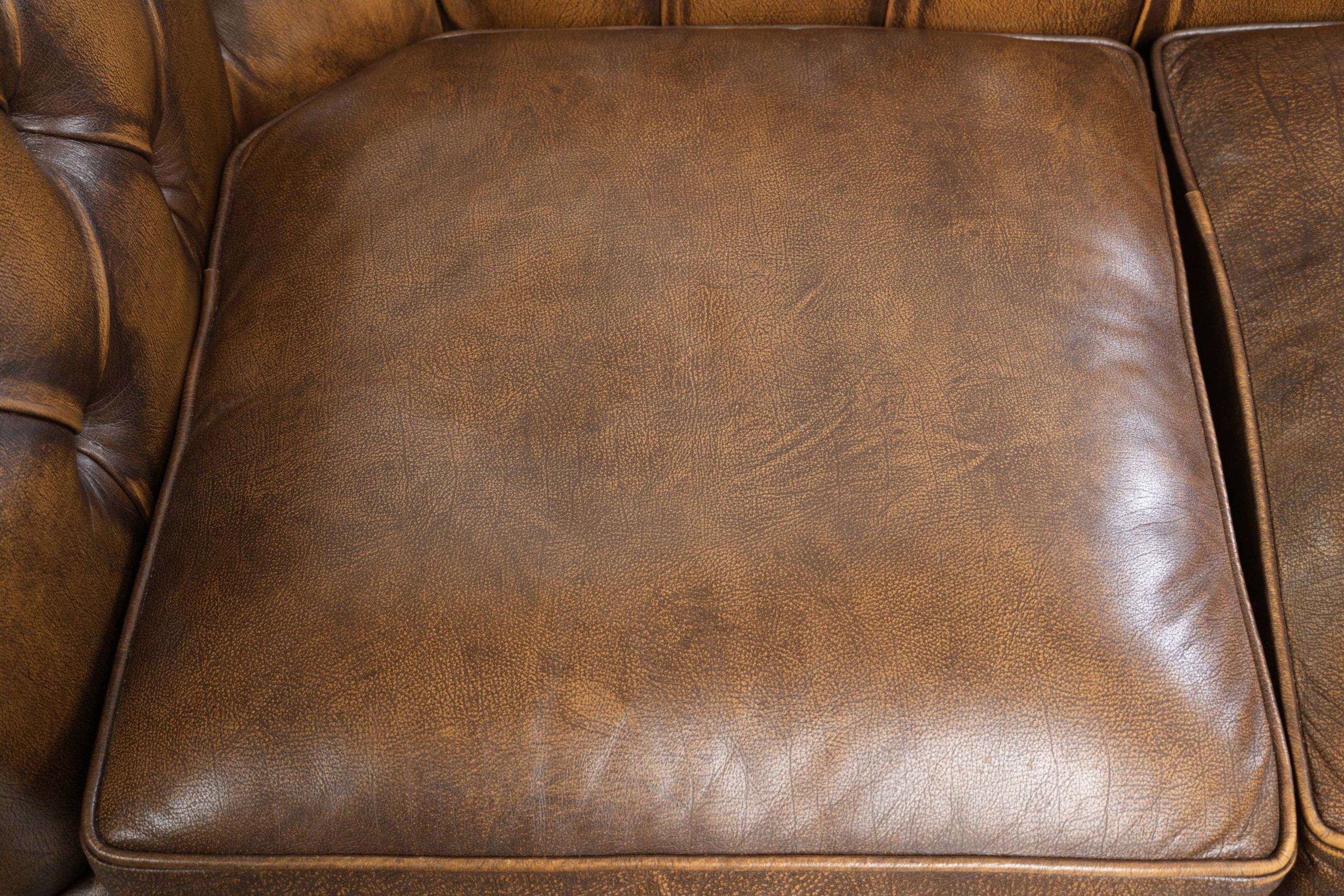 English cowhide leather Chesterfield 2-seater sofa in a luxurious colour