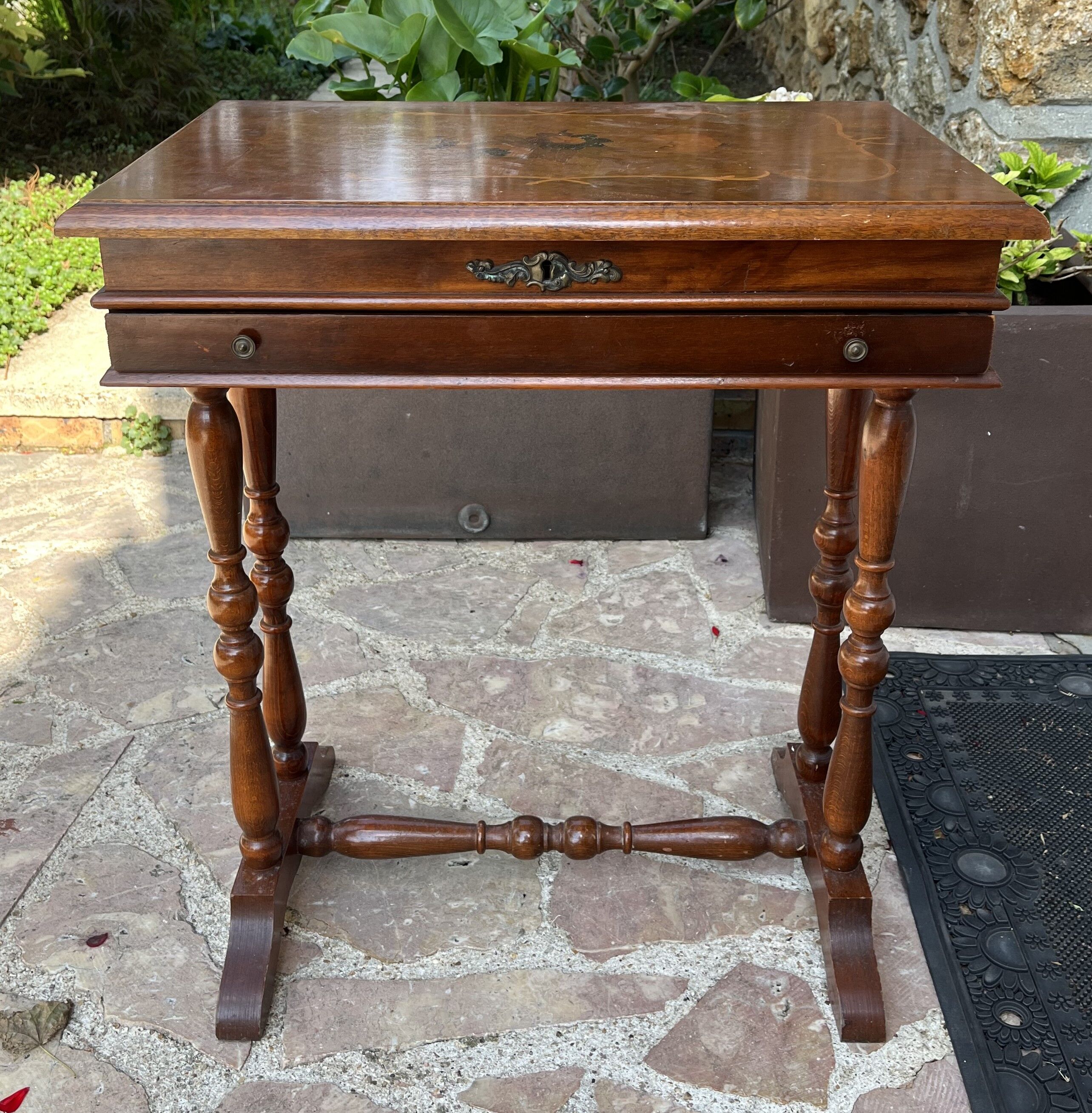 Antique dressing table in inlaid wood