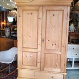 Armoire en pins