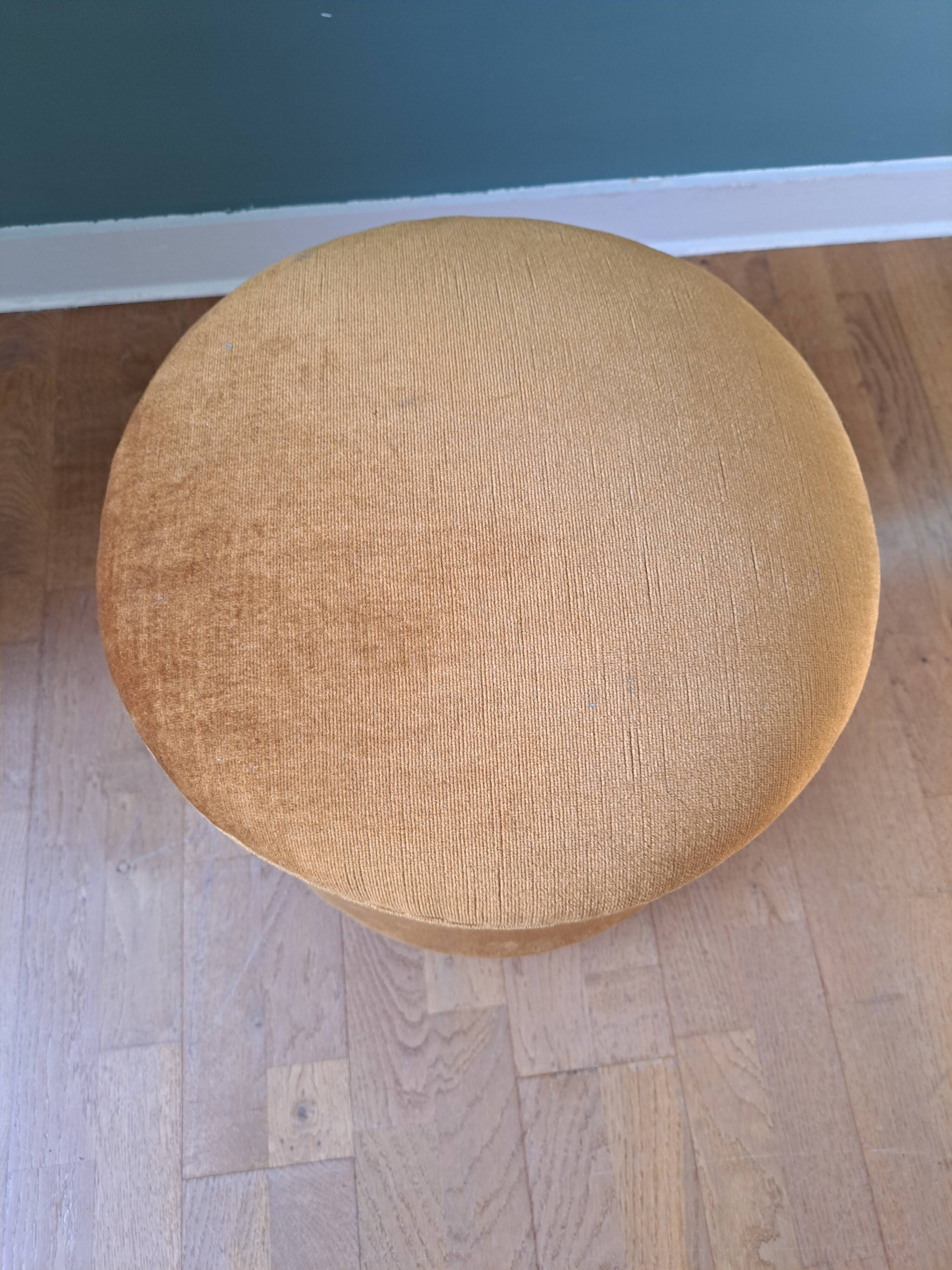 Golden velvet pouf