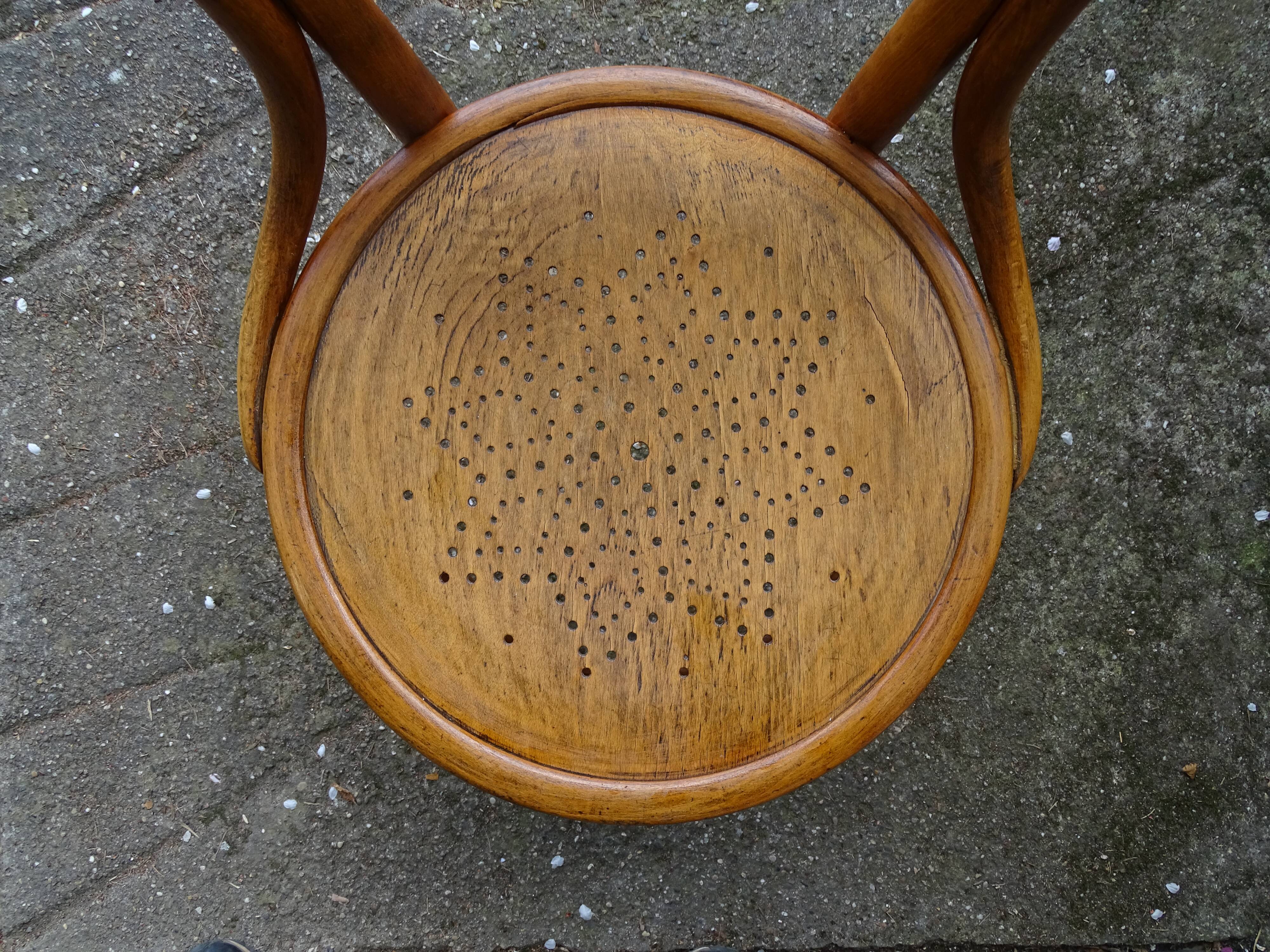 Set of 4 Kohn bistro chairs no. 30 from 1910, wooden seat