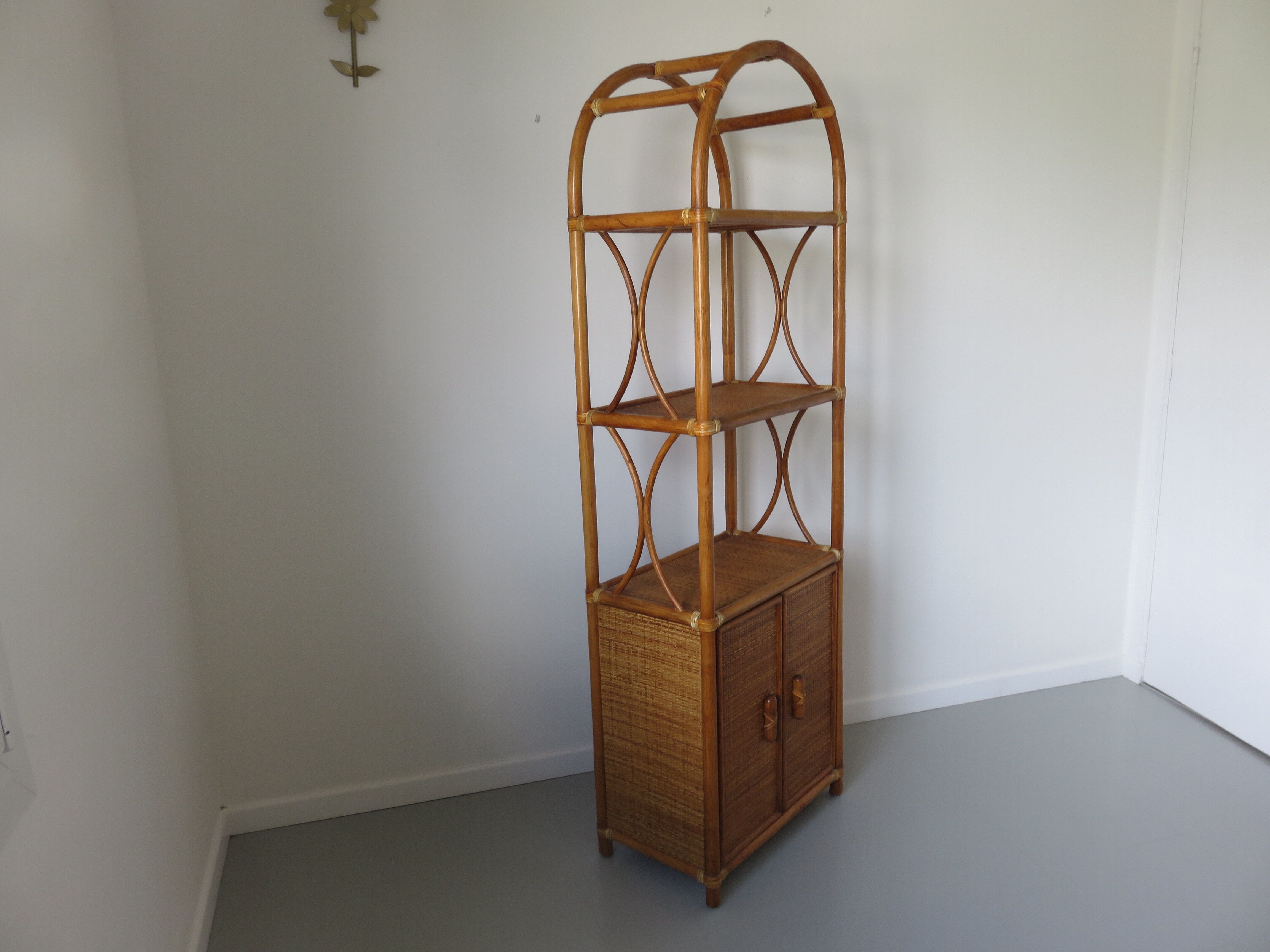 Etagère en rotin