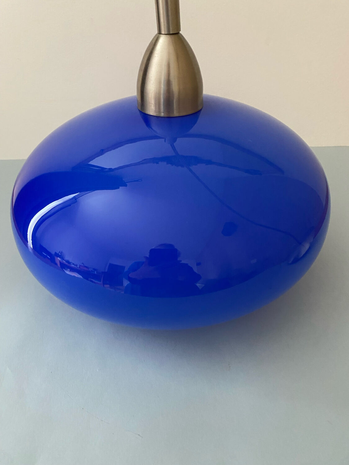 Blue opaline suspension