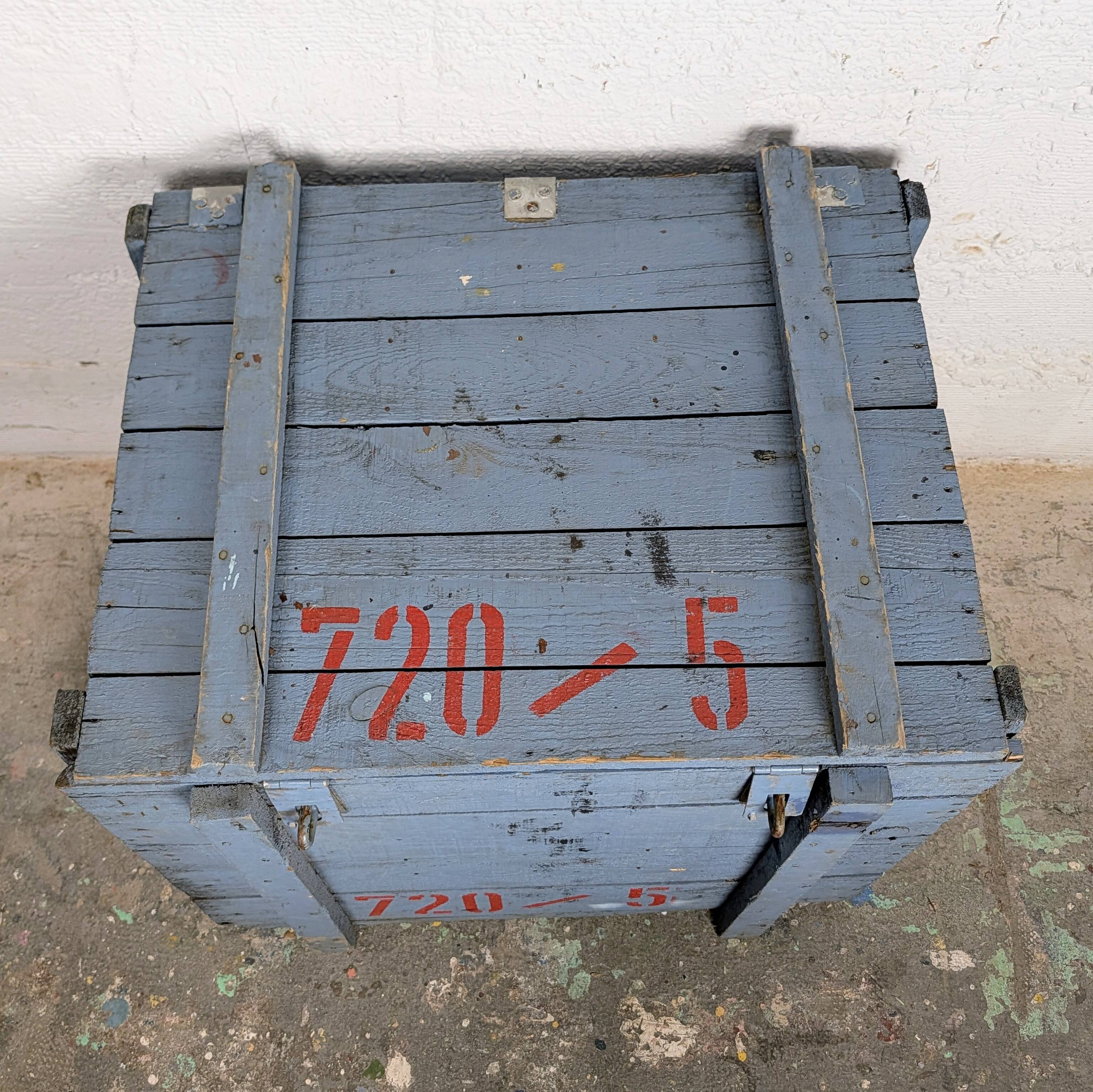 Caisse militaire en bois