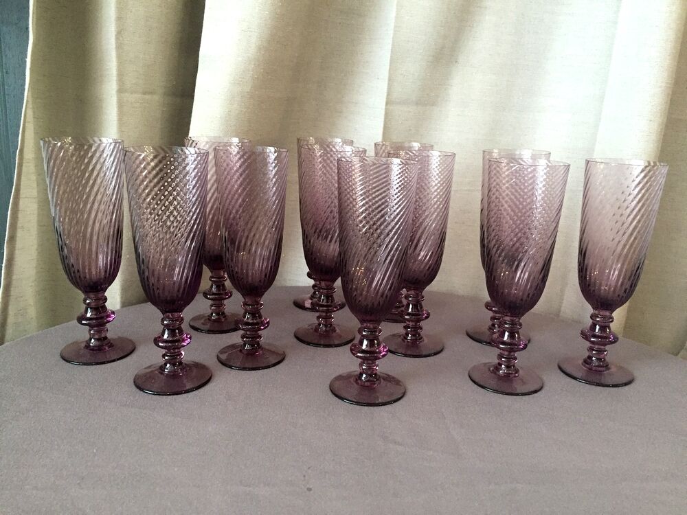 Suite de 12 flûtes a champagne violet en cristal d'hartzwiller