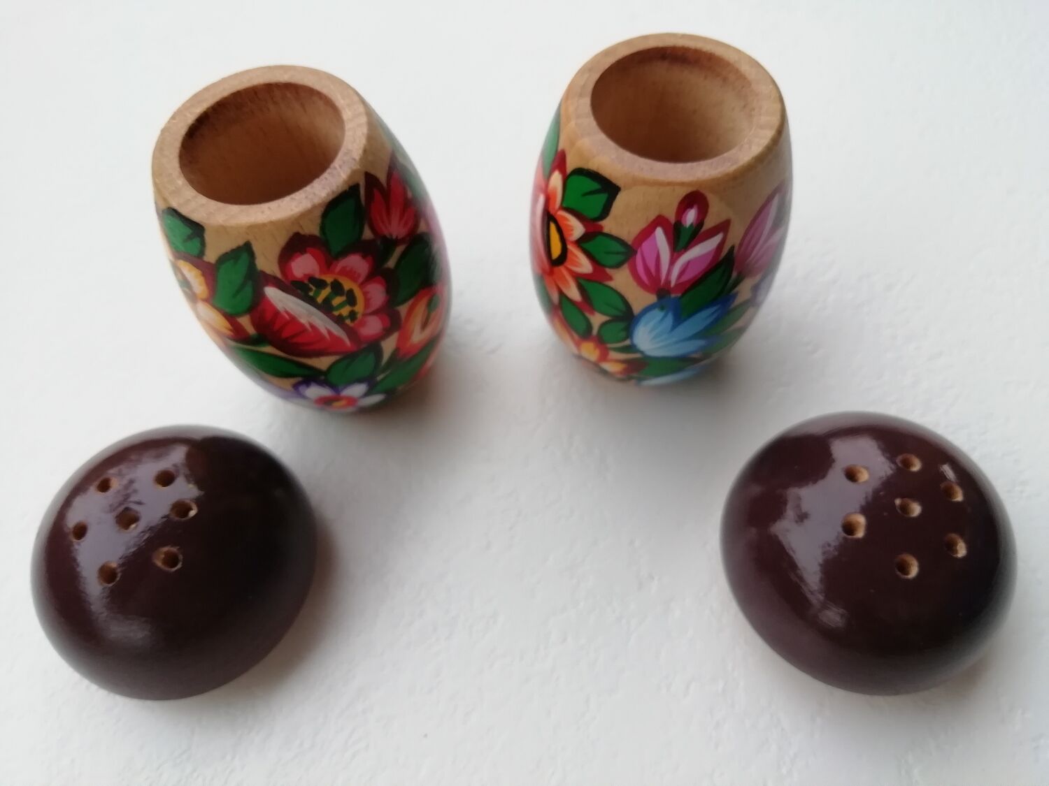 Mushroom salt and pepper shakers