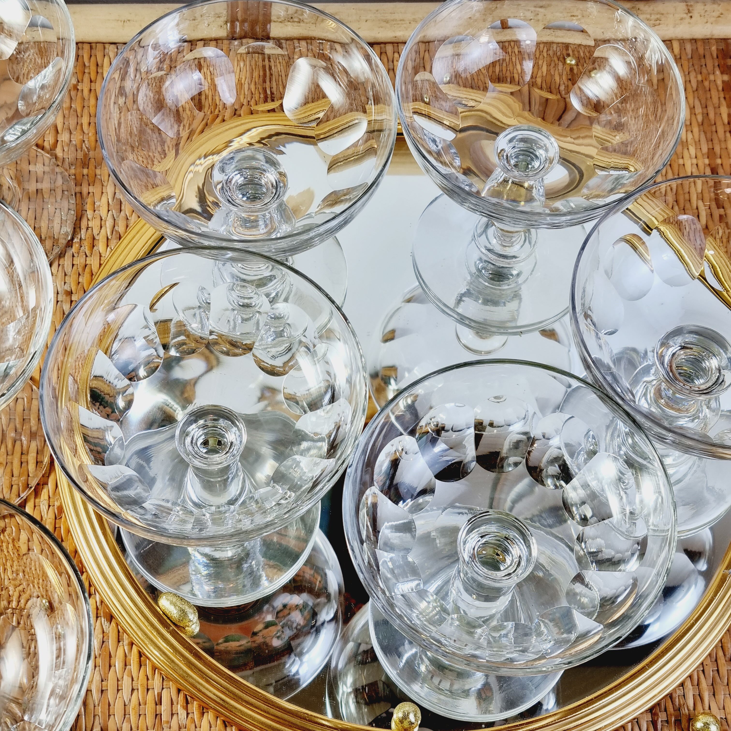 Set of 8 champagne glasses in carved blown glass
