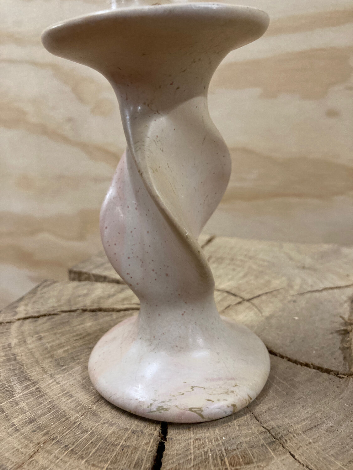 Bougeoir en albâtre rose