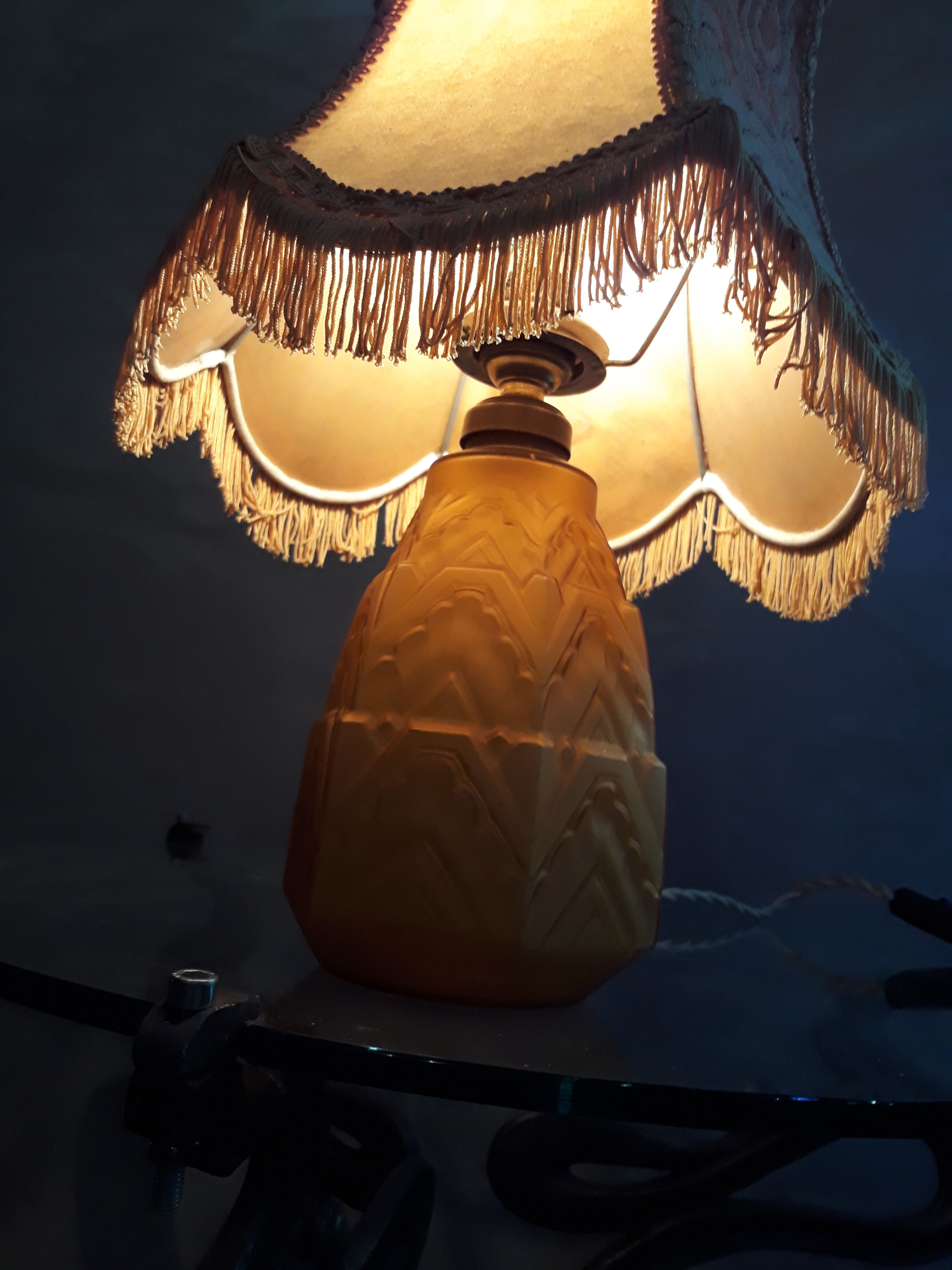 C.L.A art deco art in moulded opaque glass 1930 35x20cm