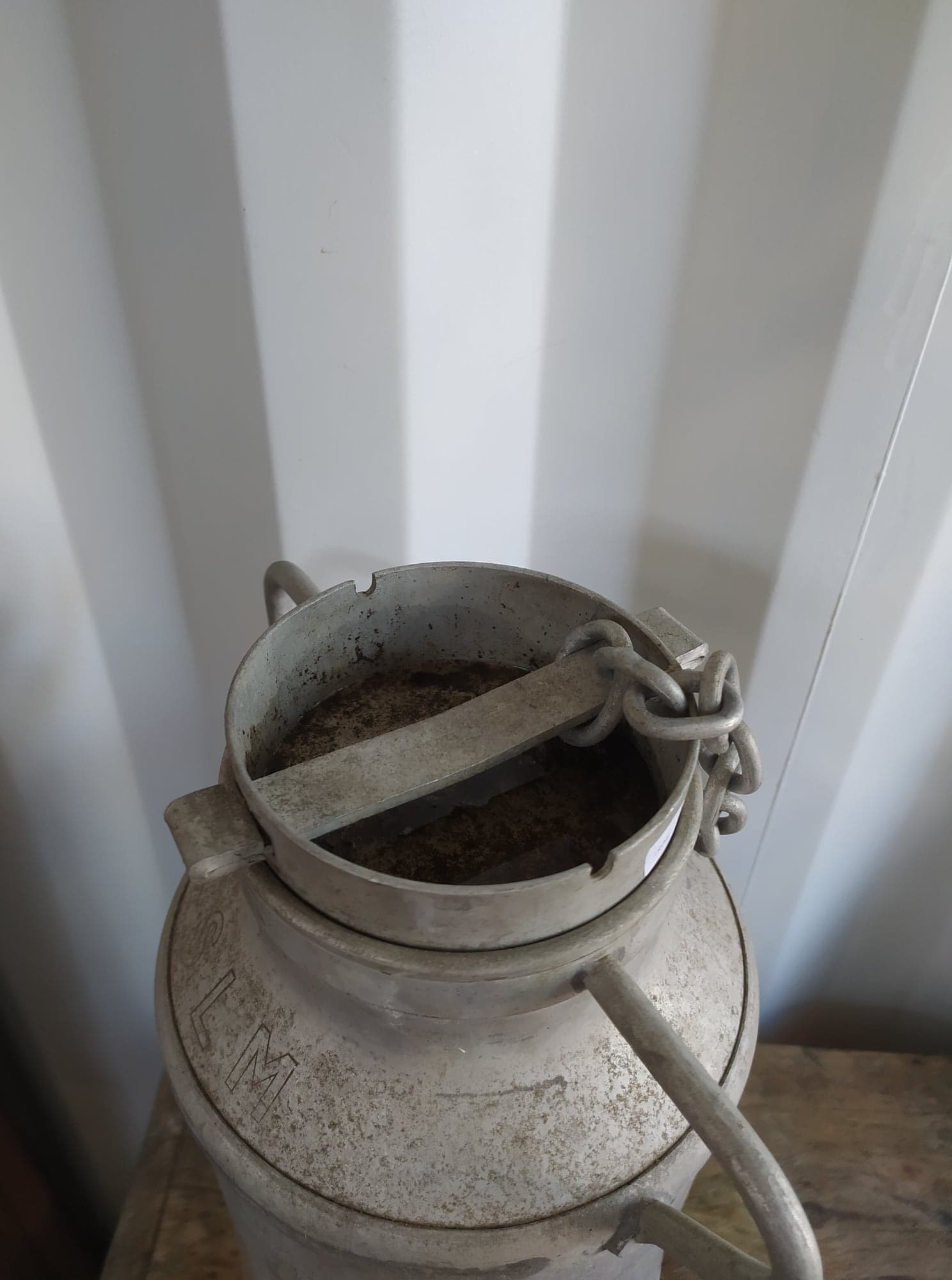 Milk pot