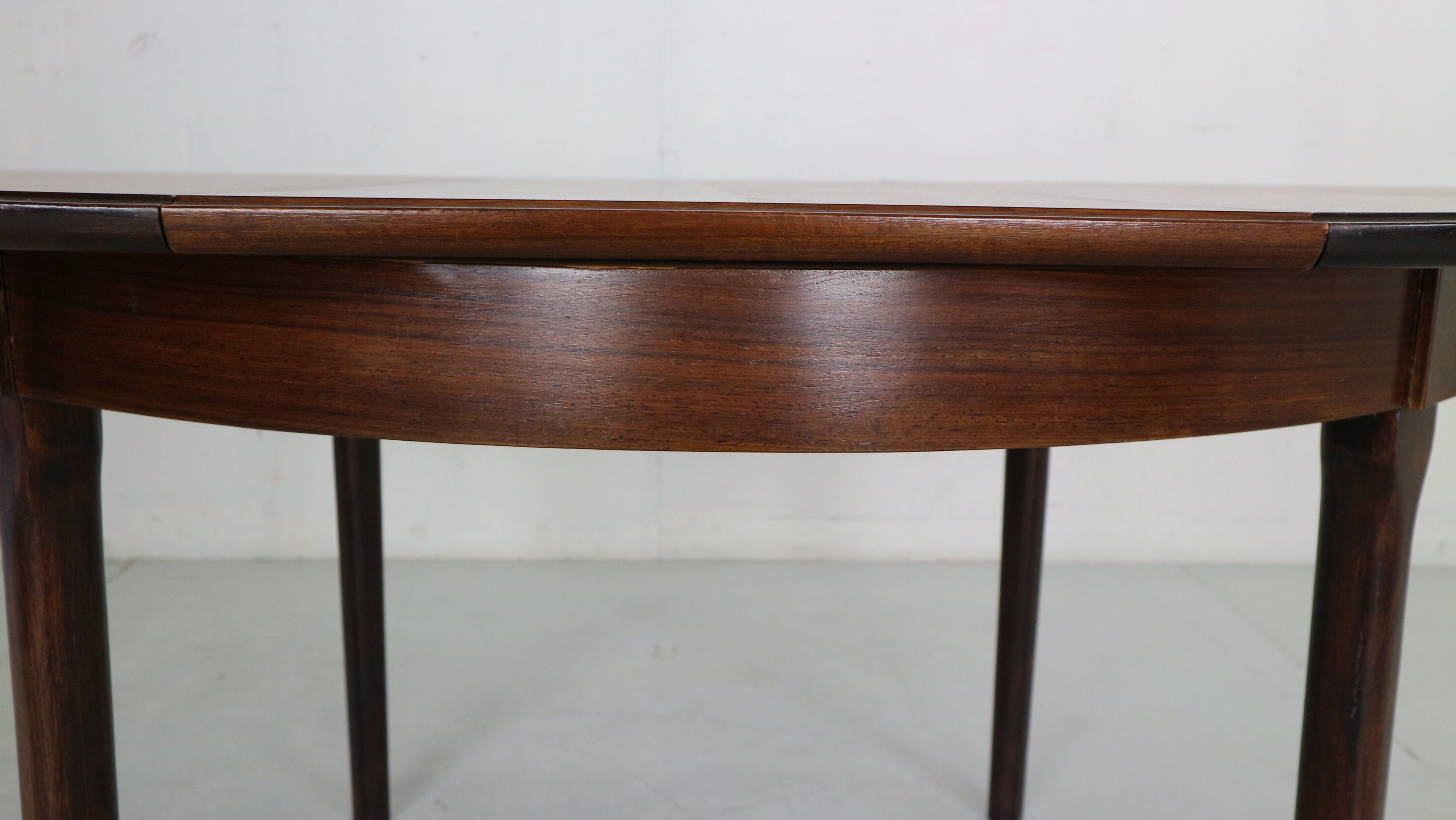 Scandinavian Modern Extendable Oval/Round Dinning Table, 1960, Denmark