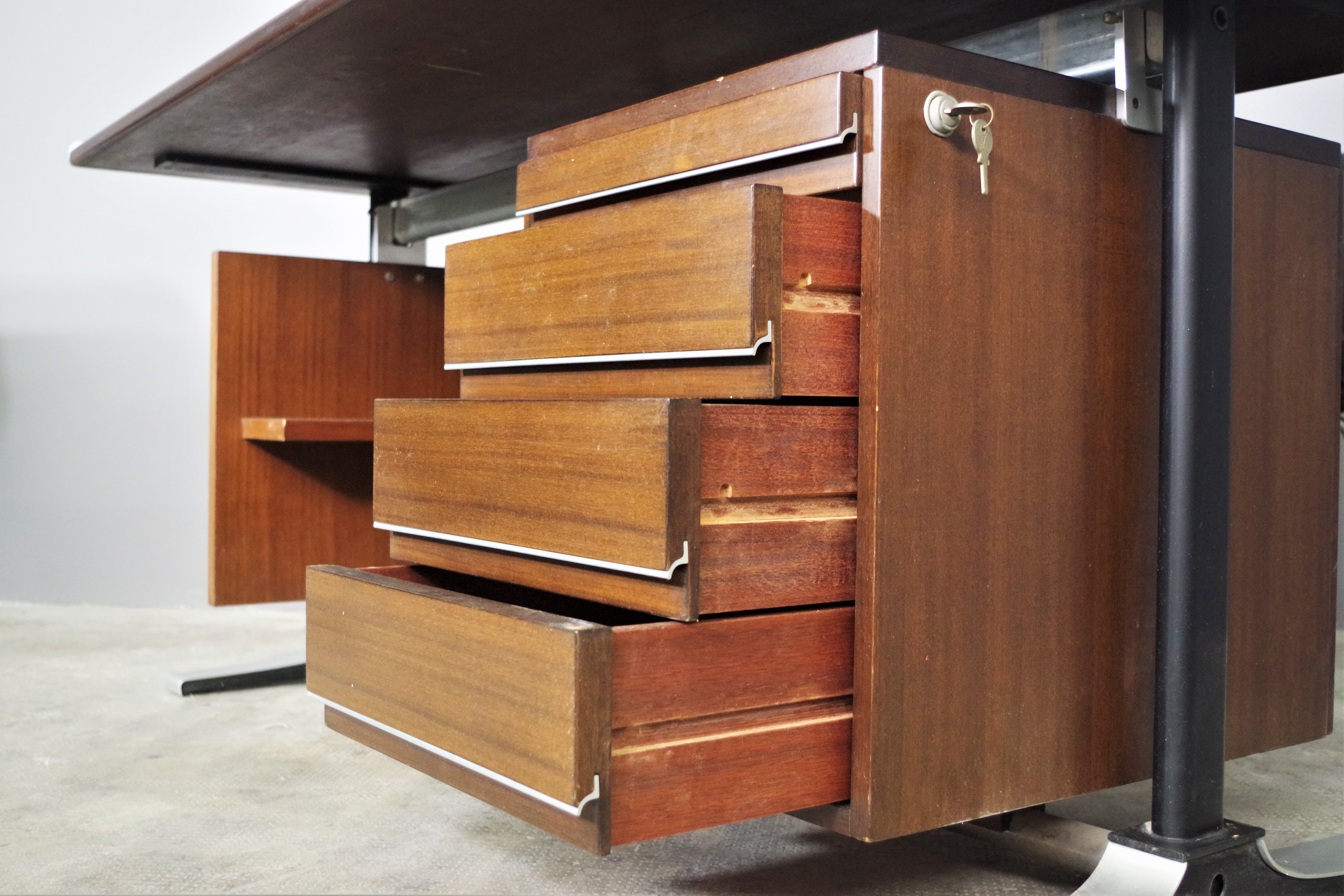 Desk and two chairs by Fantoni, 1960, set of 3