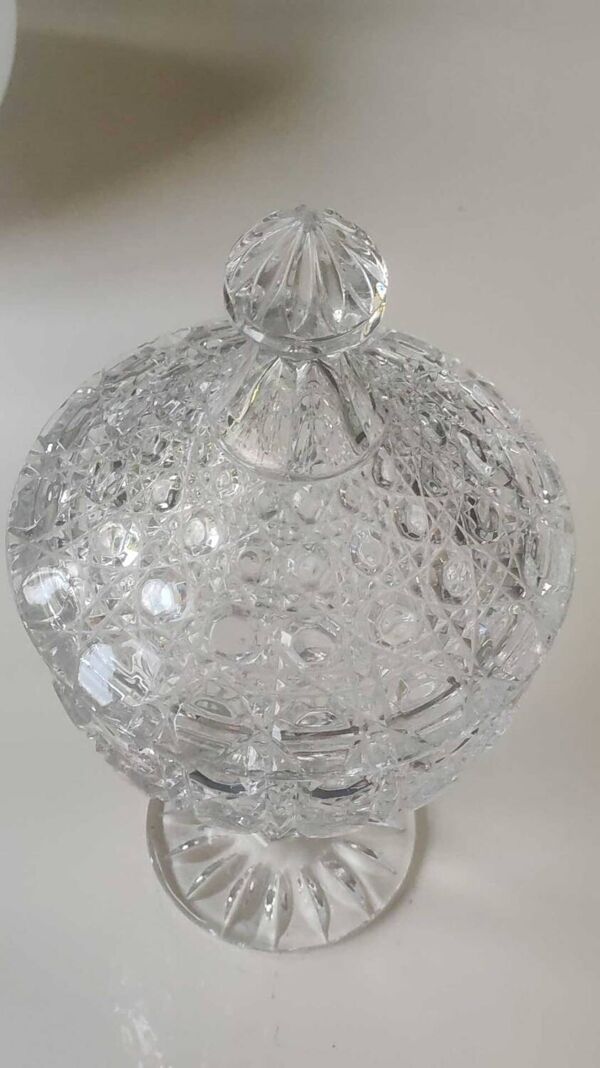 Grande Bonbonnière/Drageoir en cristal de plomb. Tritschler Winterhalder. Forme Dôme, motifs à facettes. Dim 30 x 15 cm