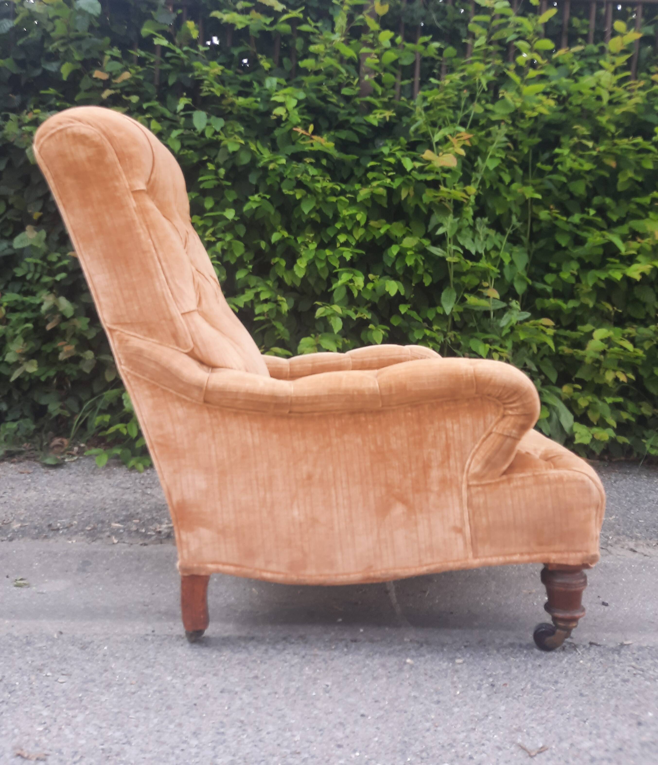 Large padded toad armchair