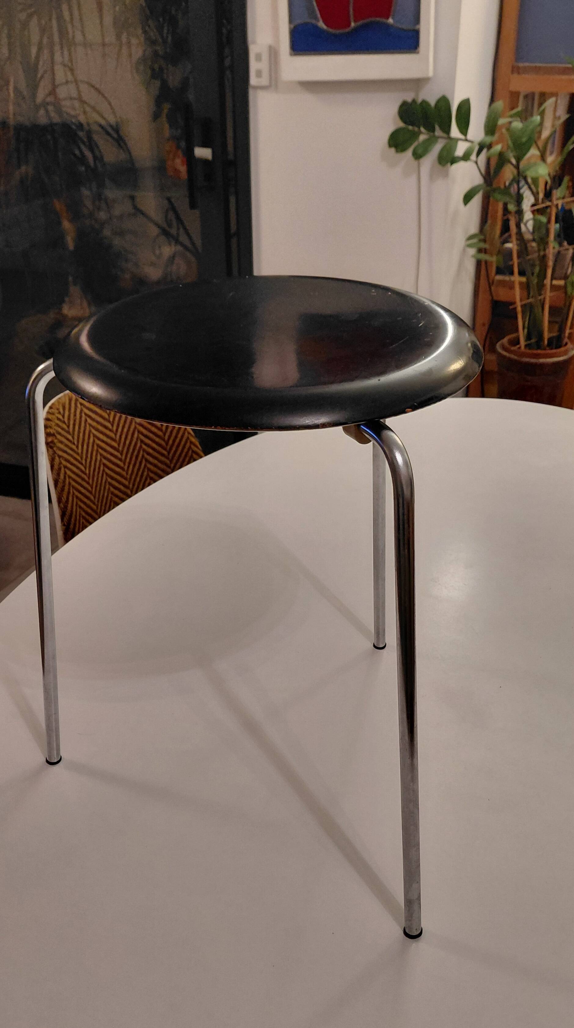 "Dot" stool (Model 3170) by Arne Jacobsen for Fritz Hansen, 1967
