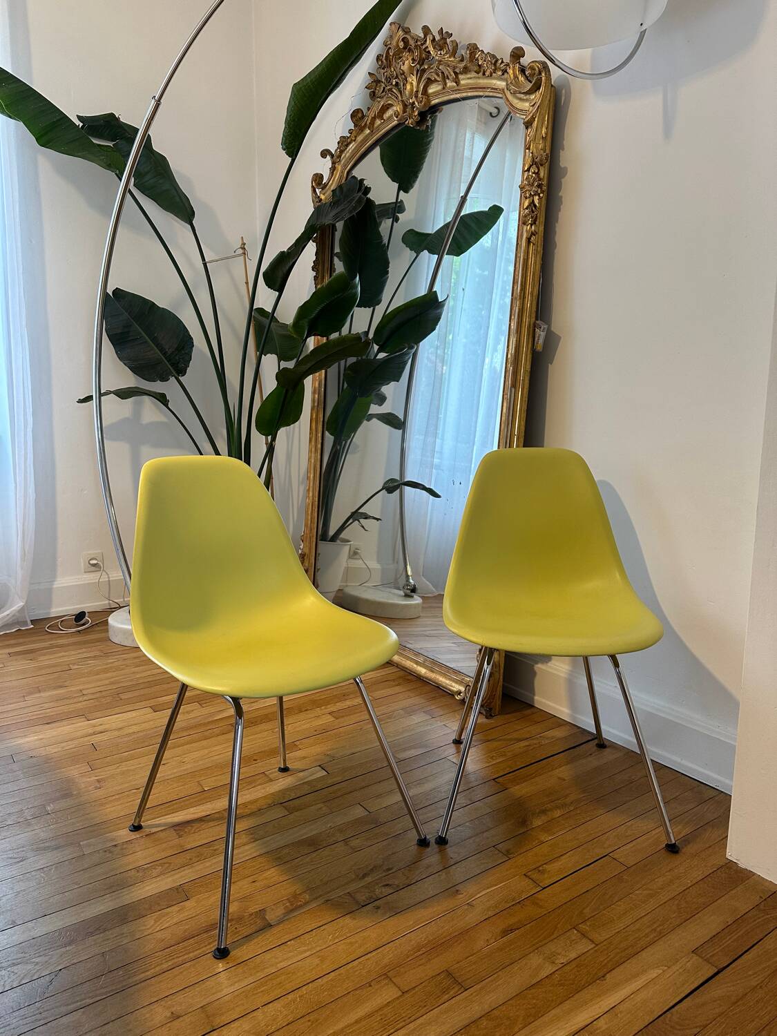2 DSX chairs by Charles & Ray Eames
