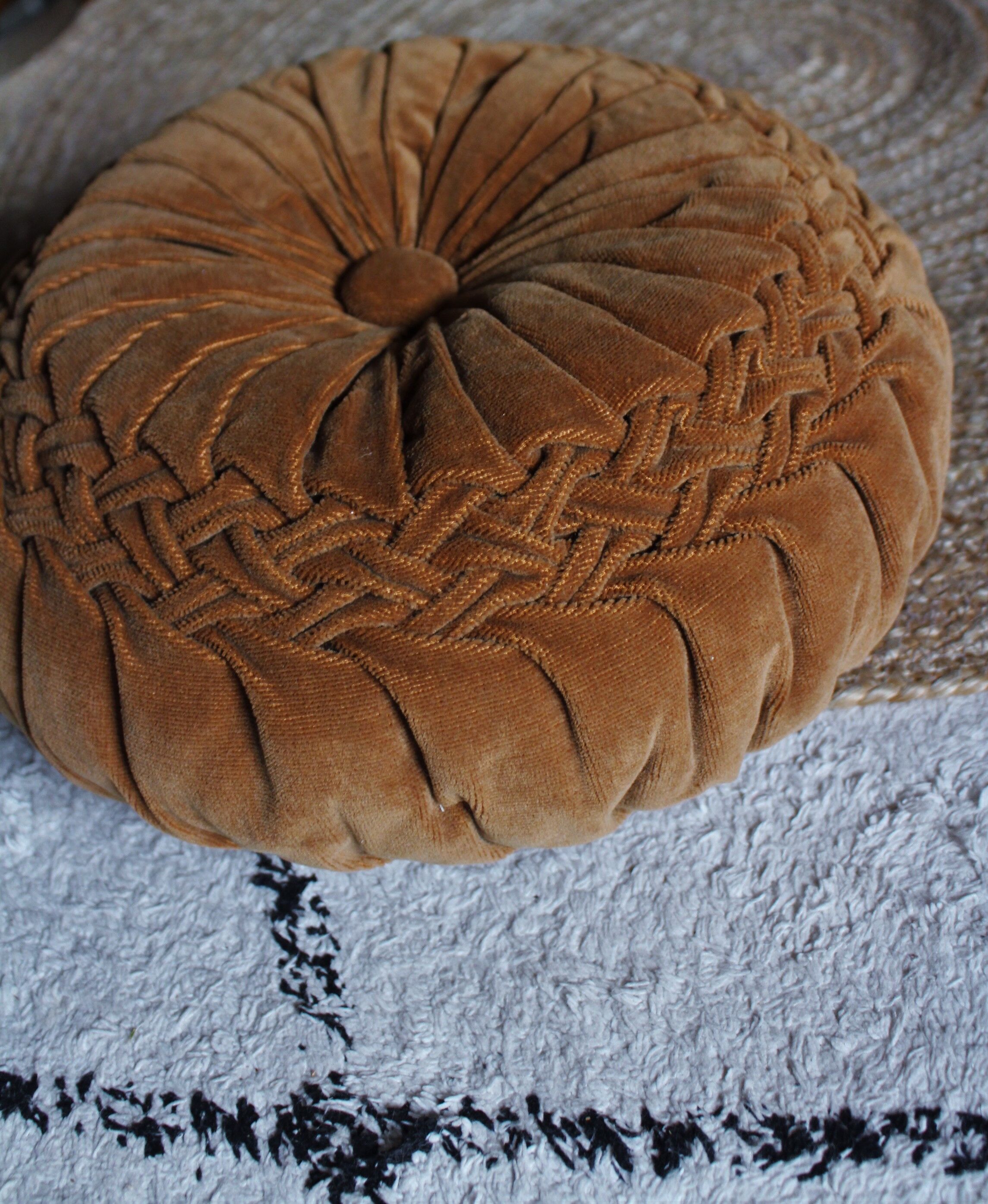 Velvet cushion rosette bronze camel braided