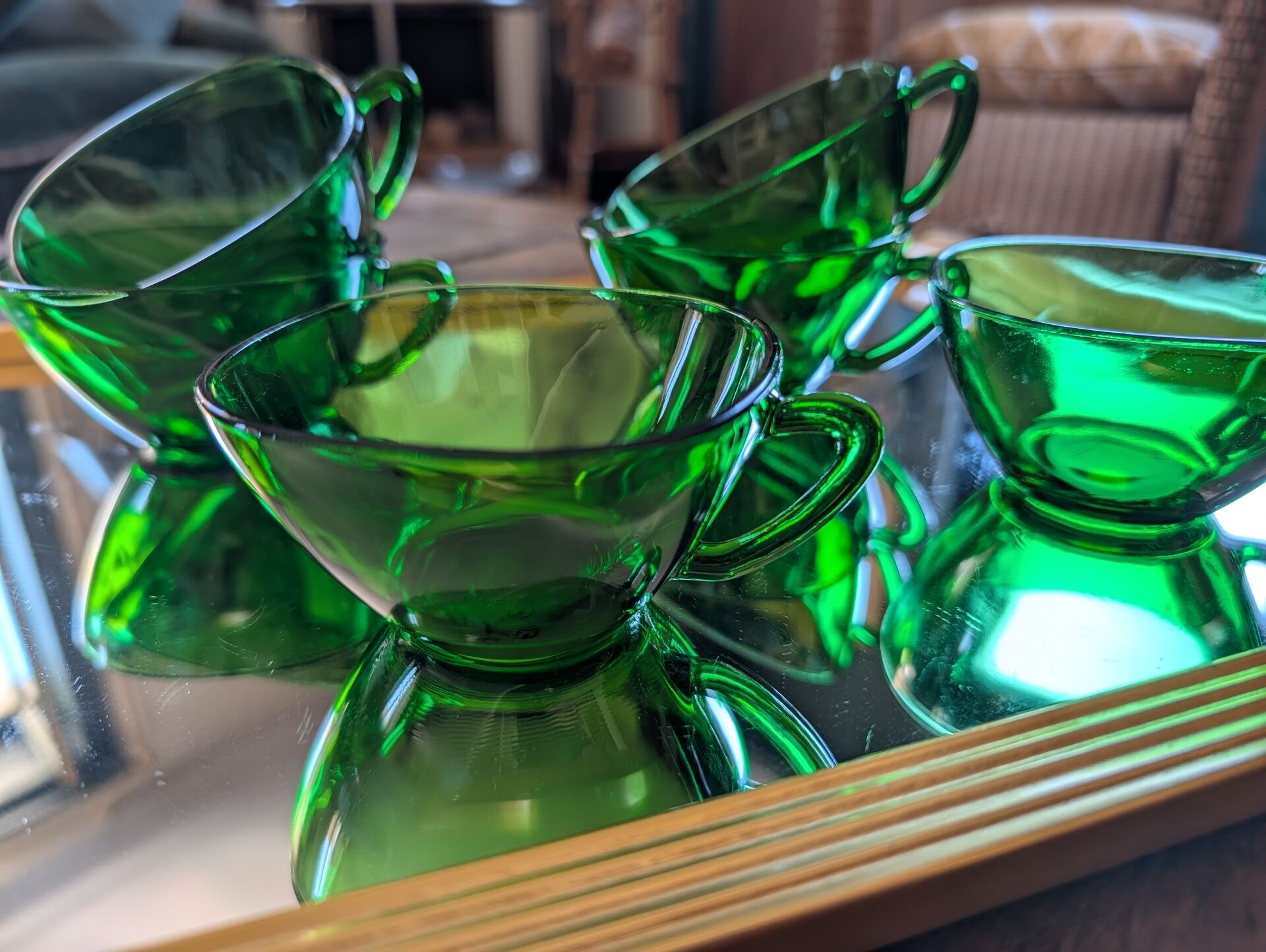 6 emerald green cups – 1970s, retro light
