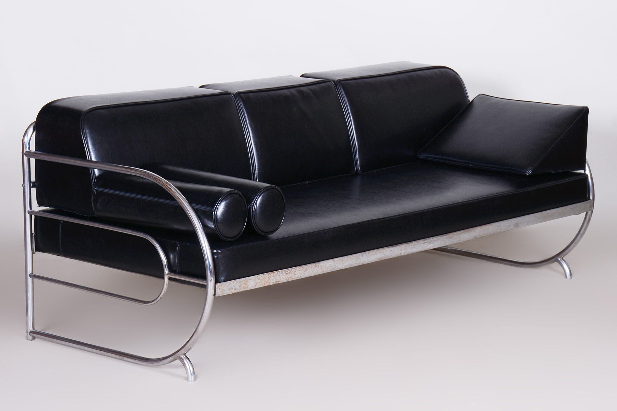 Fully Restored Bauhaus Black Leather Tubular Chrome Sofa by Robert Slezák, 1930s