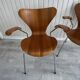 2 Series 7 chairs with armrests (3207) by Arne Jacobsen – Fritz Hansen