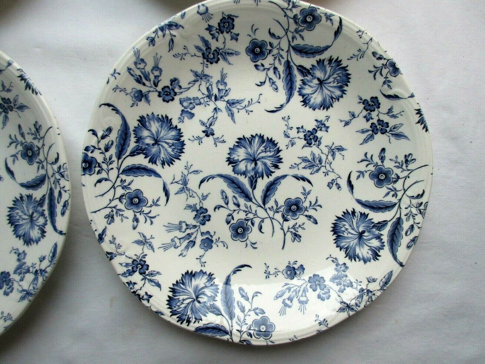 Set of 6 gien Art Deco flat plates model carnations in blue