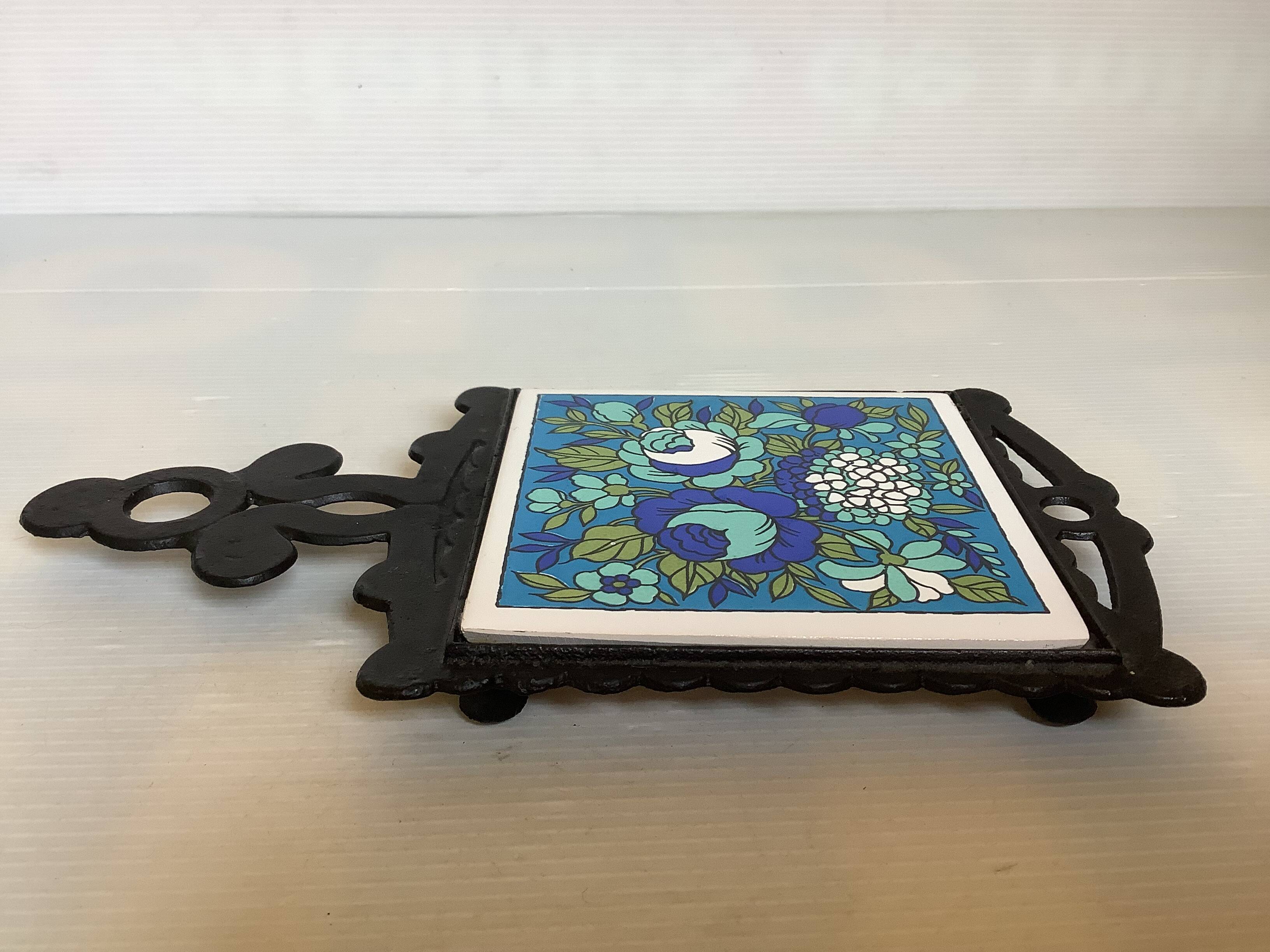 Blue teapot trivet Japan