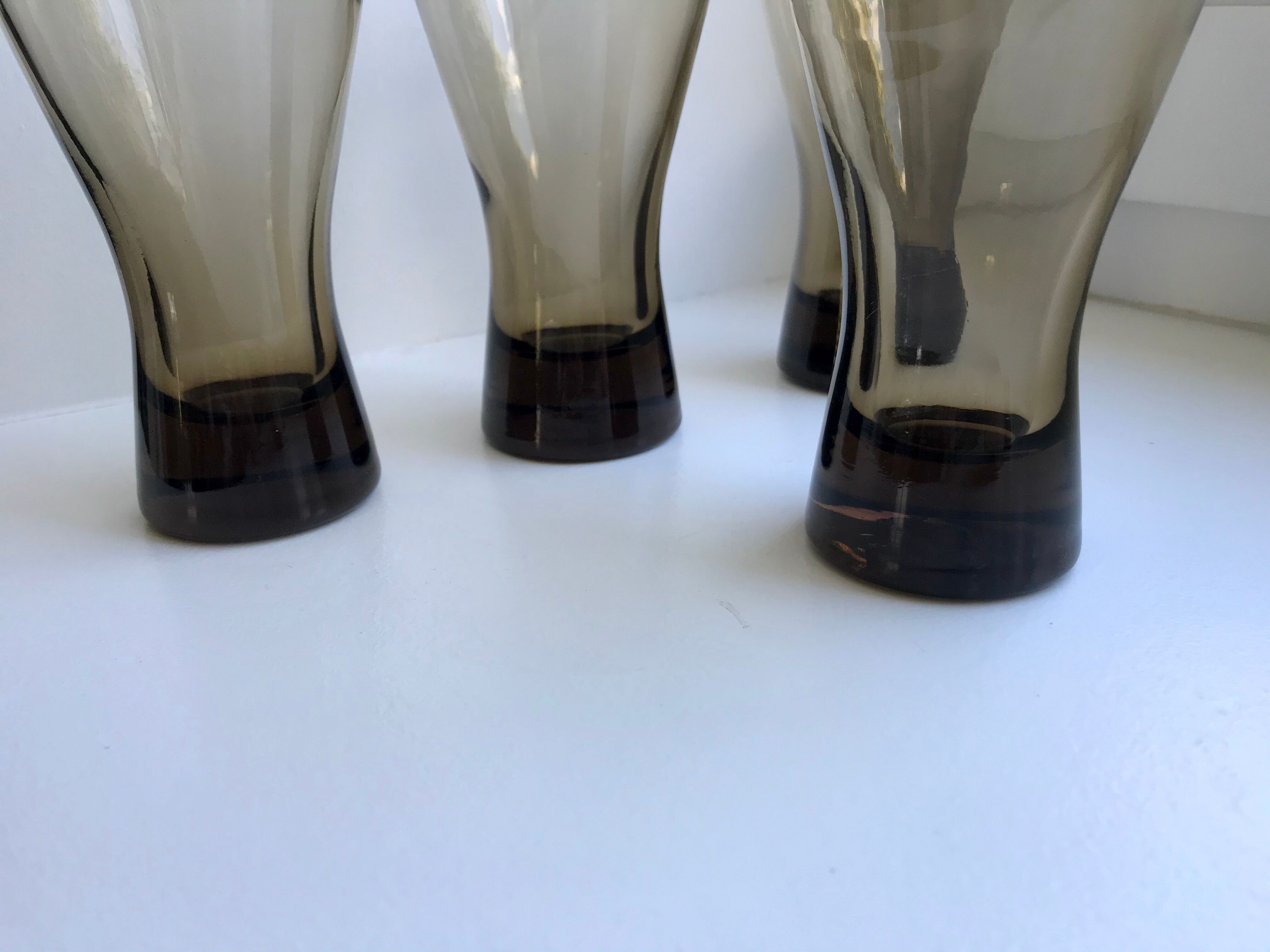 Set of 4 glasses in smoked glass and thick bottom 70s