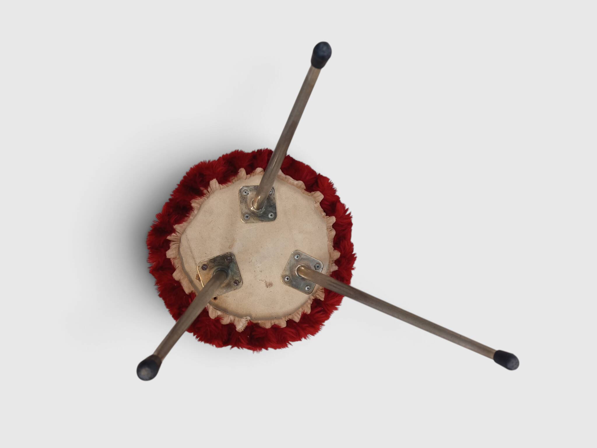 Tabouret tripode vintage "Moumoute" rouge – Pelfran – Années 60