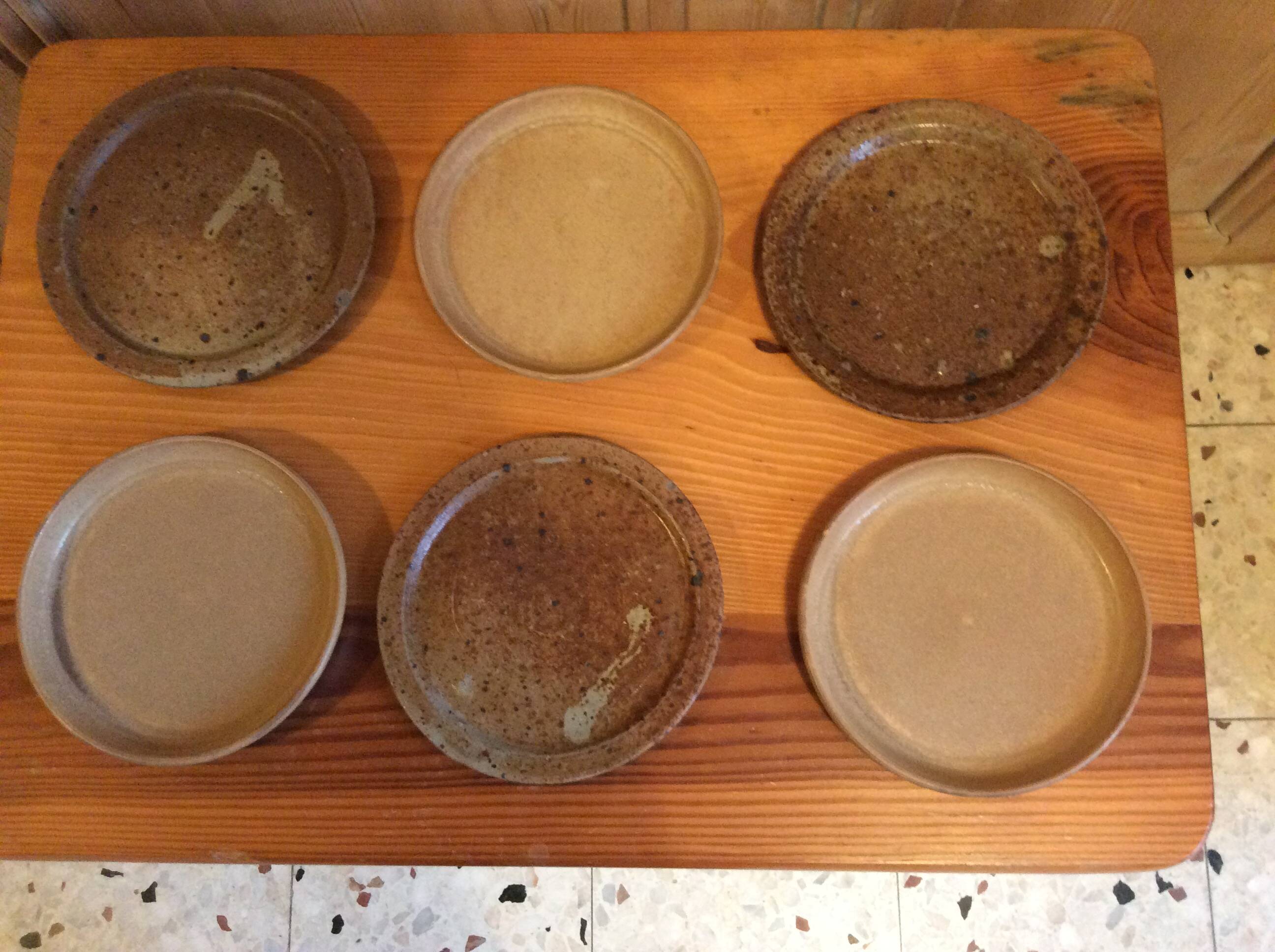 6 stoneware dessert plates