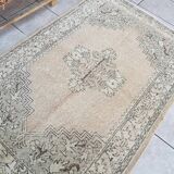 Petit grand tapis floral vintage