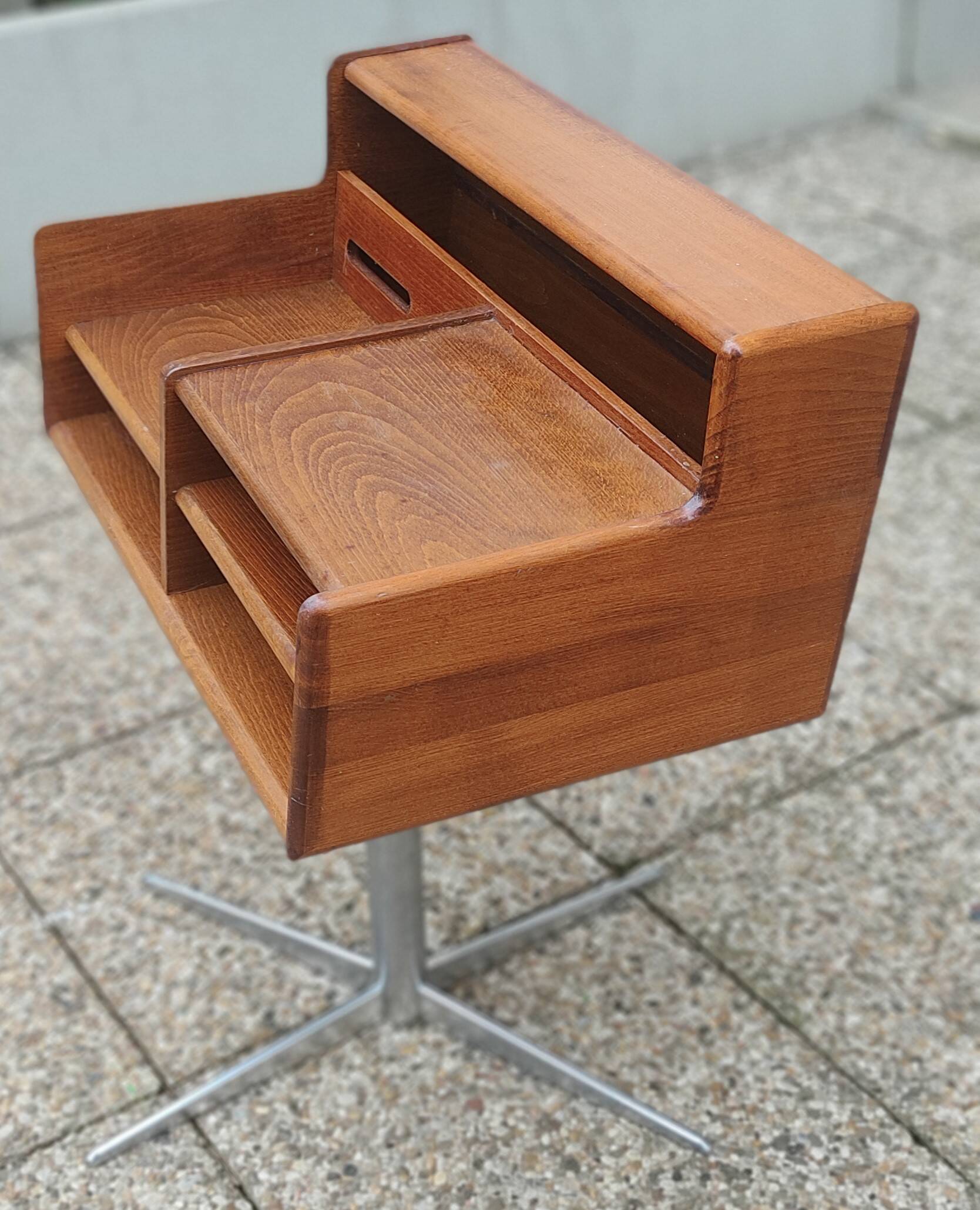 Console, bureau en hêtre et piètement en acier chromé, Italie 1950-1960