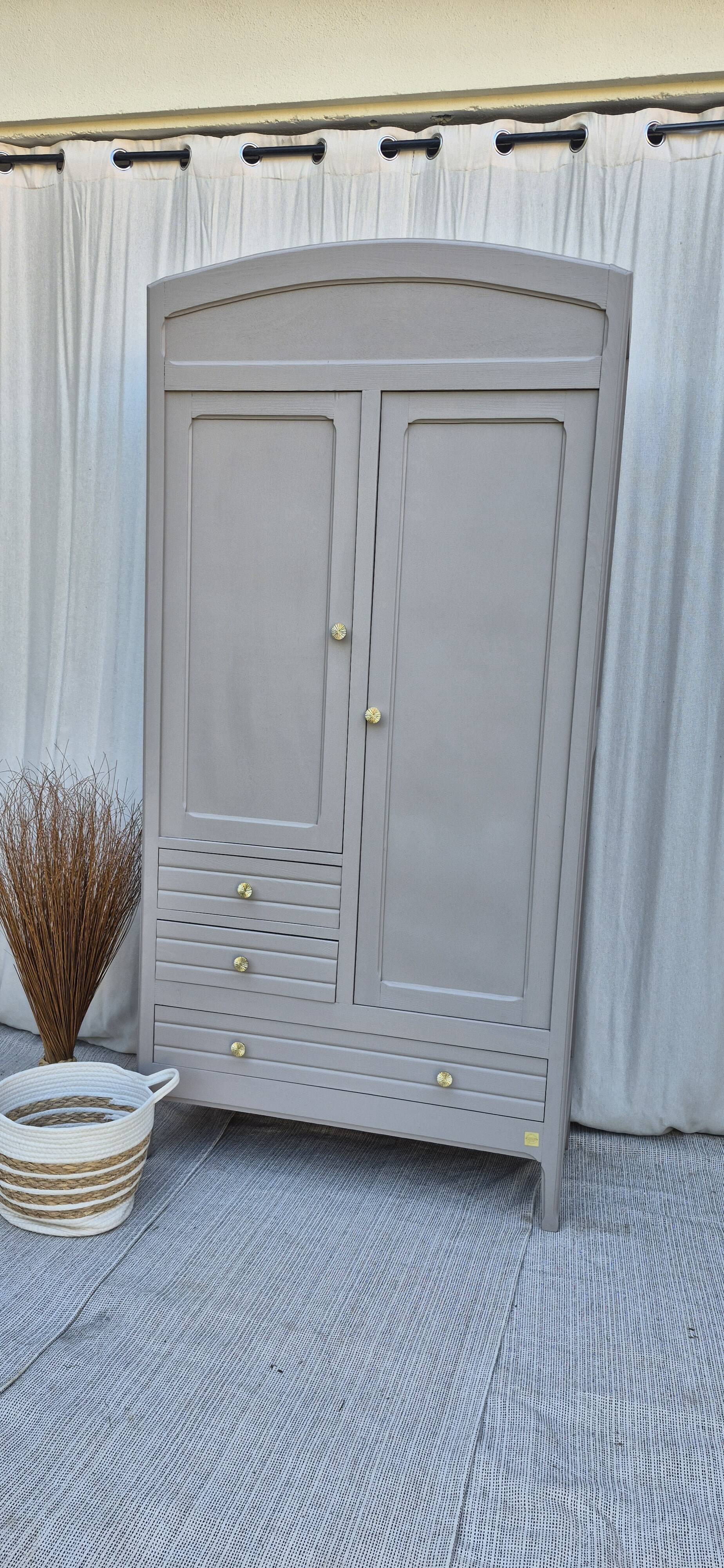 Armoire Parisienne d'hôtel