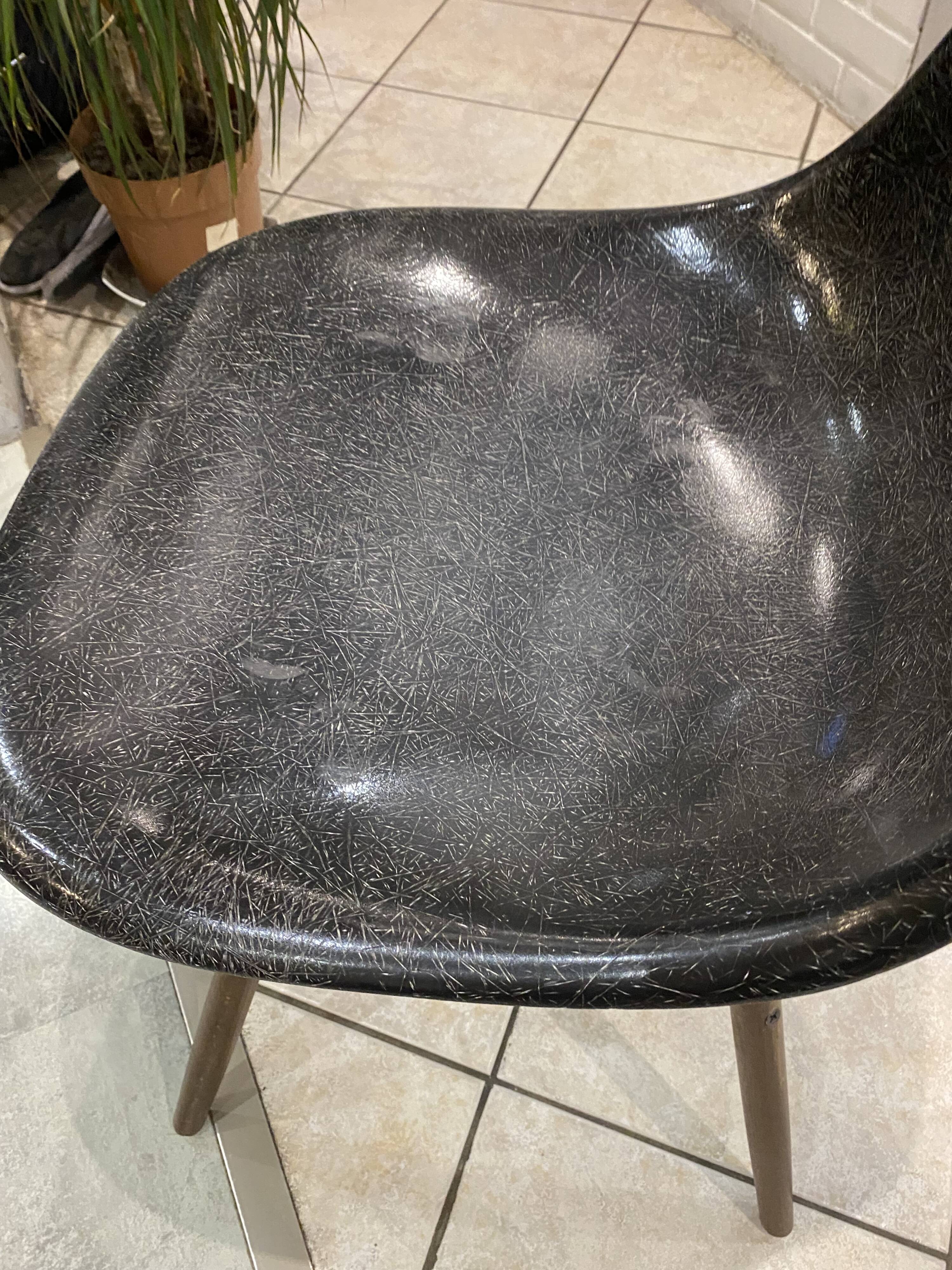 DSW chair black fibre black dowel walnut Eames Herman Miller vintage 1950