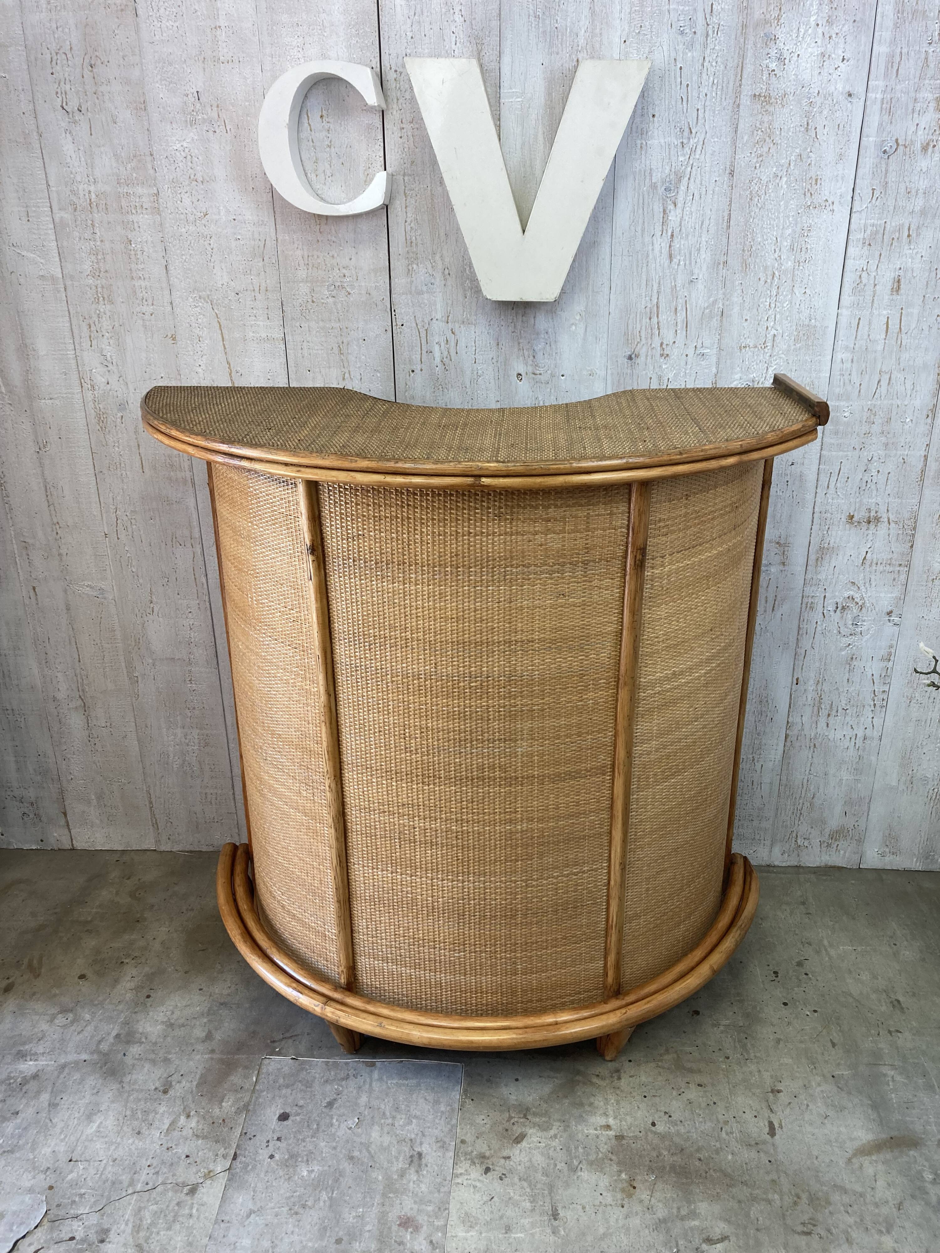 Vintage rattan bar