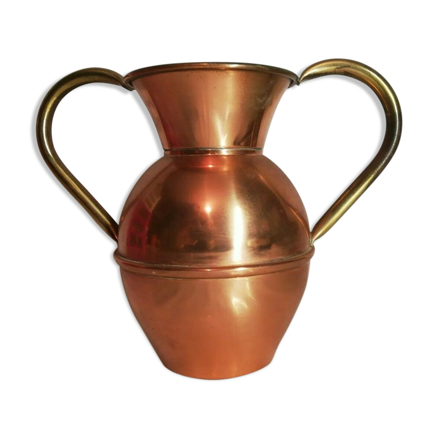 Ancien vase en cuivre avec anses